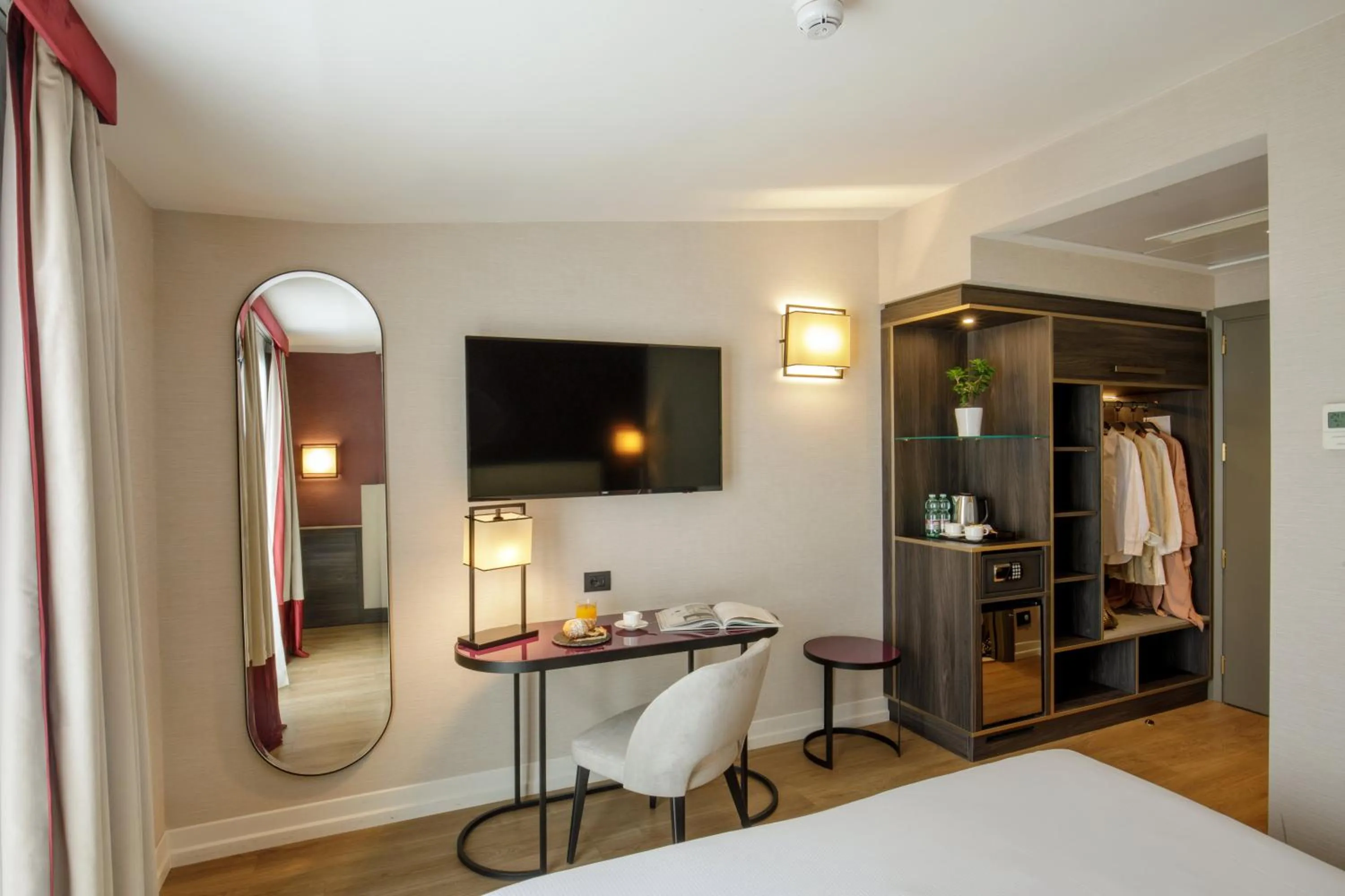 Bed in Hotel St Martin by OMNIA hotels