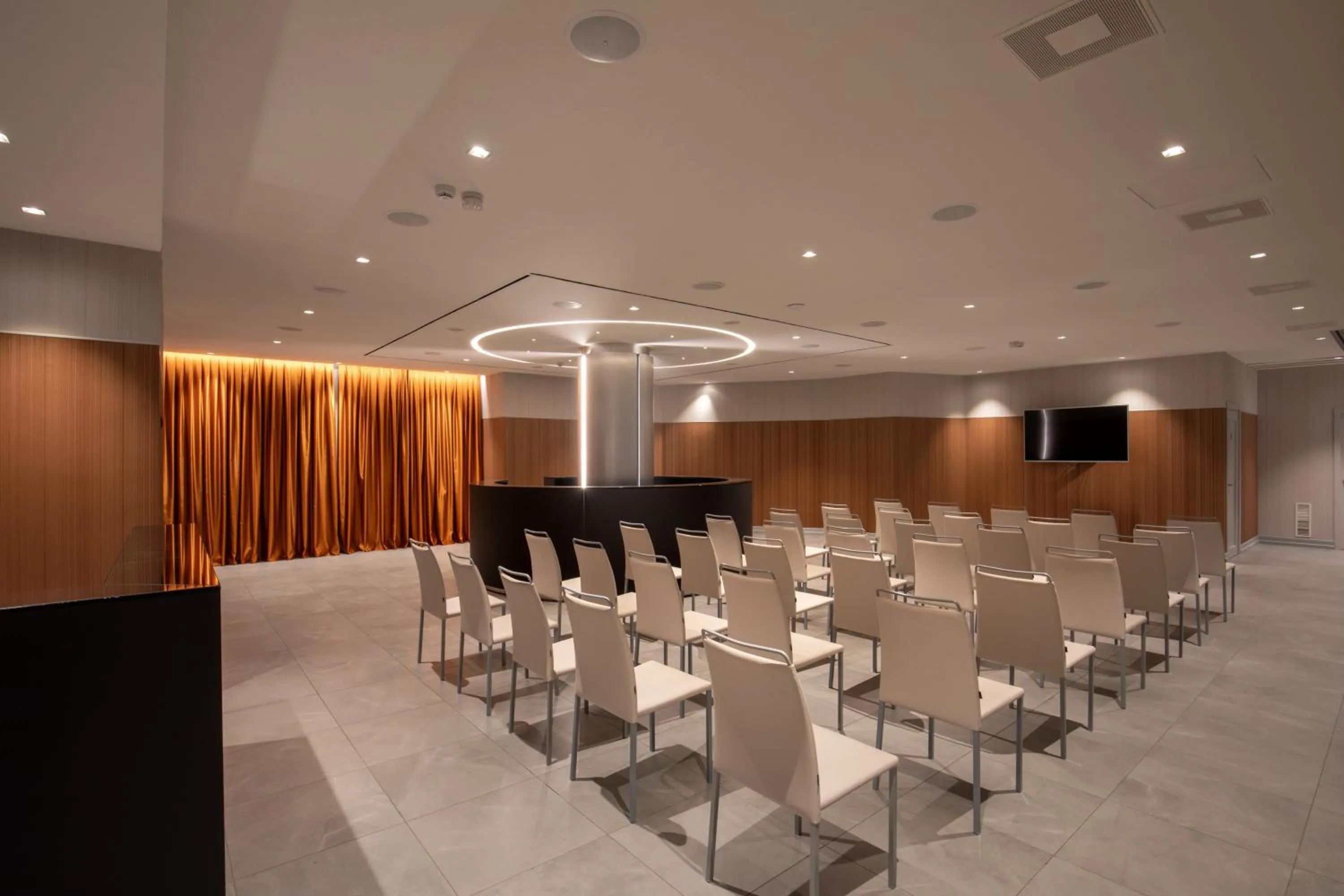 Meeting/conference room in Hotel St Martin by OMNIA hotels
