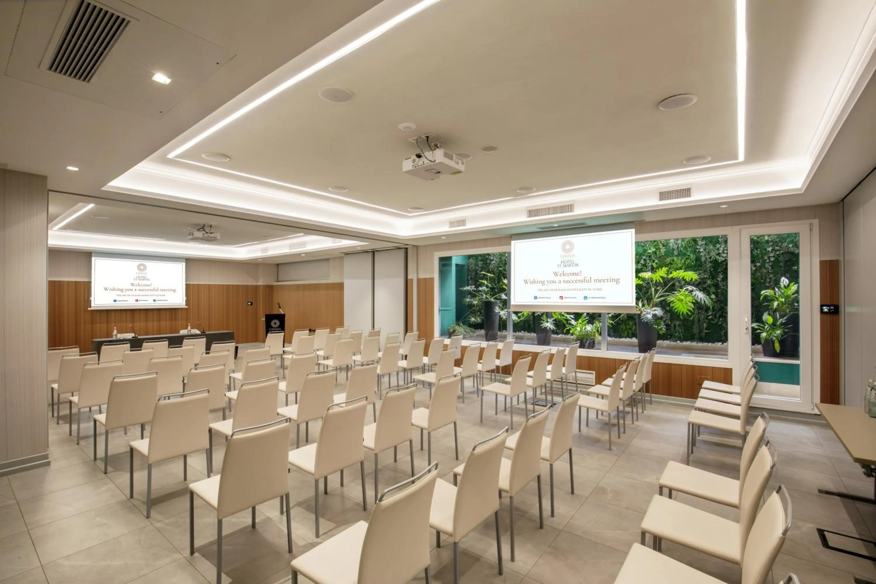 Business facilities in Hotel St Martin by OMNIA hotels