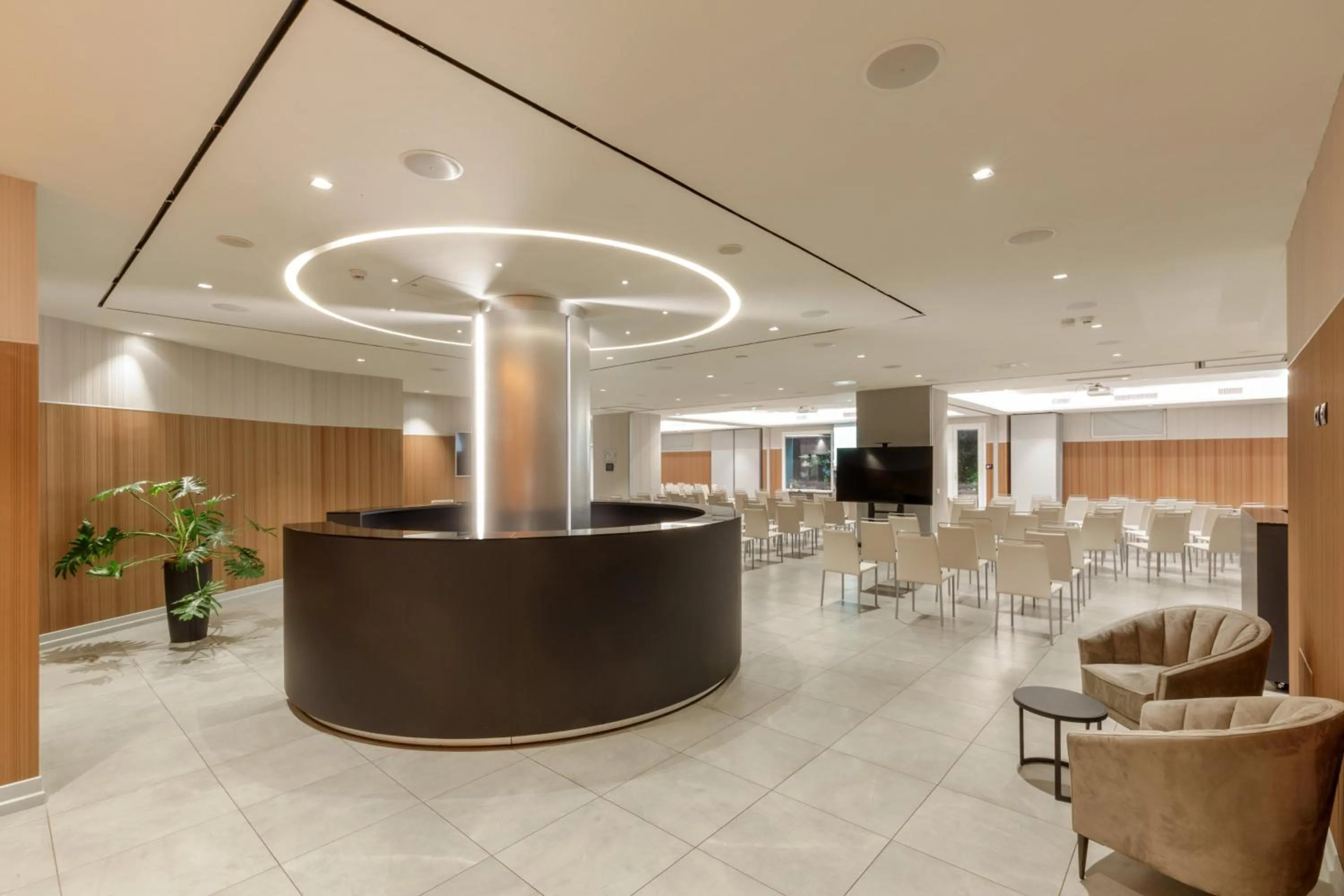 Business facilities in Hotel St Martin by OMNIA hotels