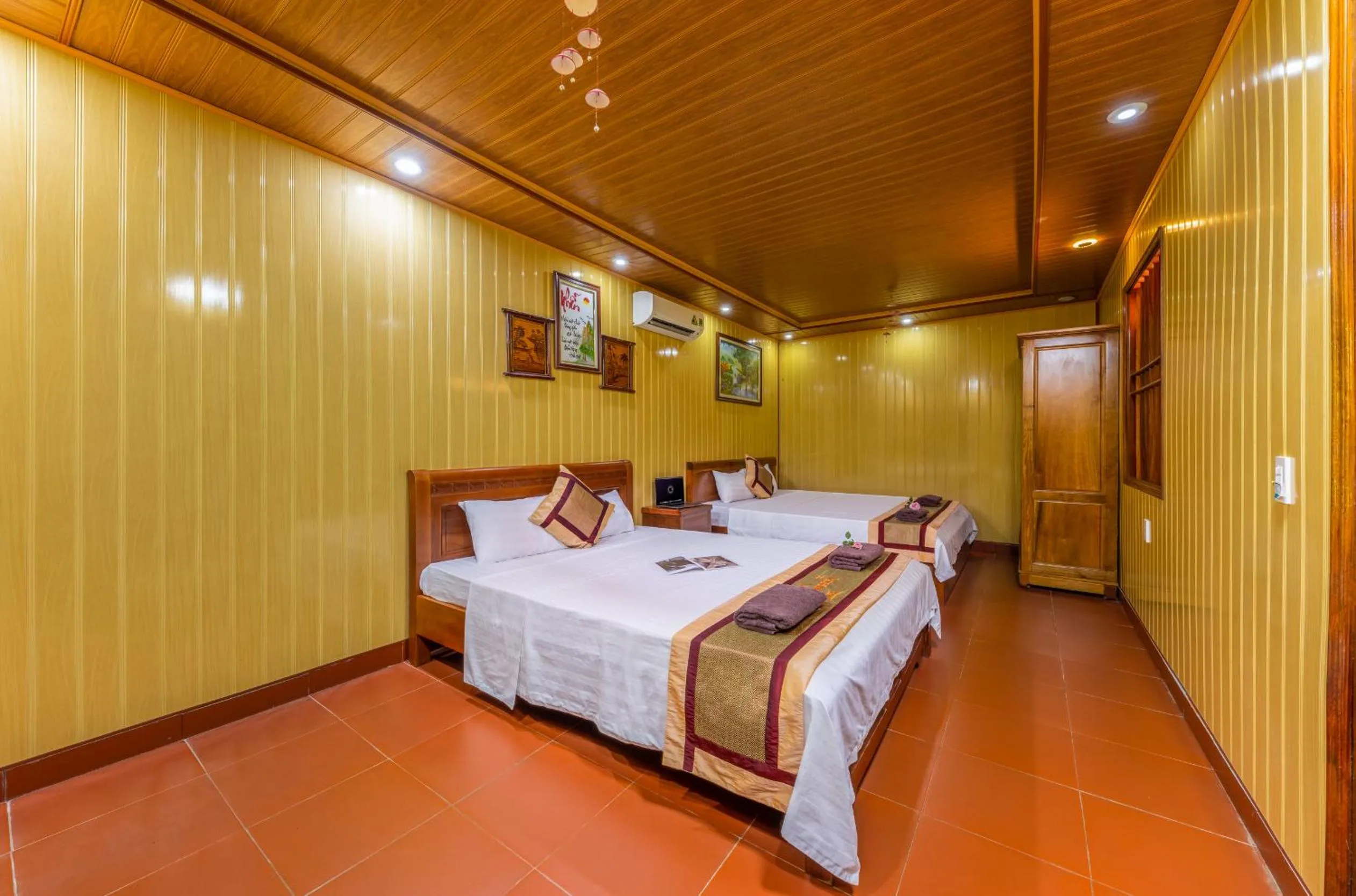 Property building, Bed in Lan Homestay