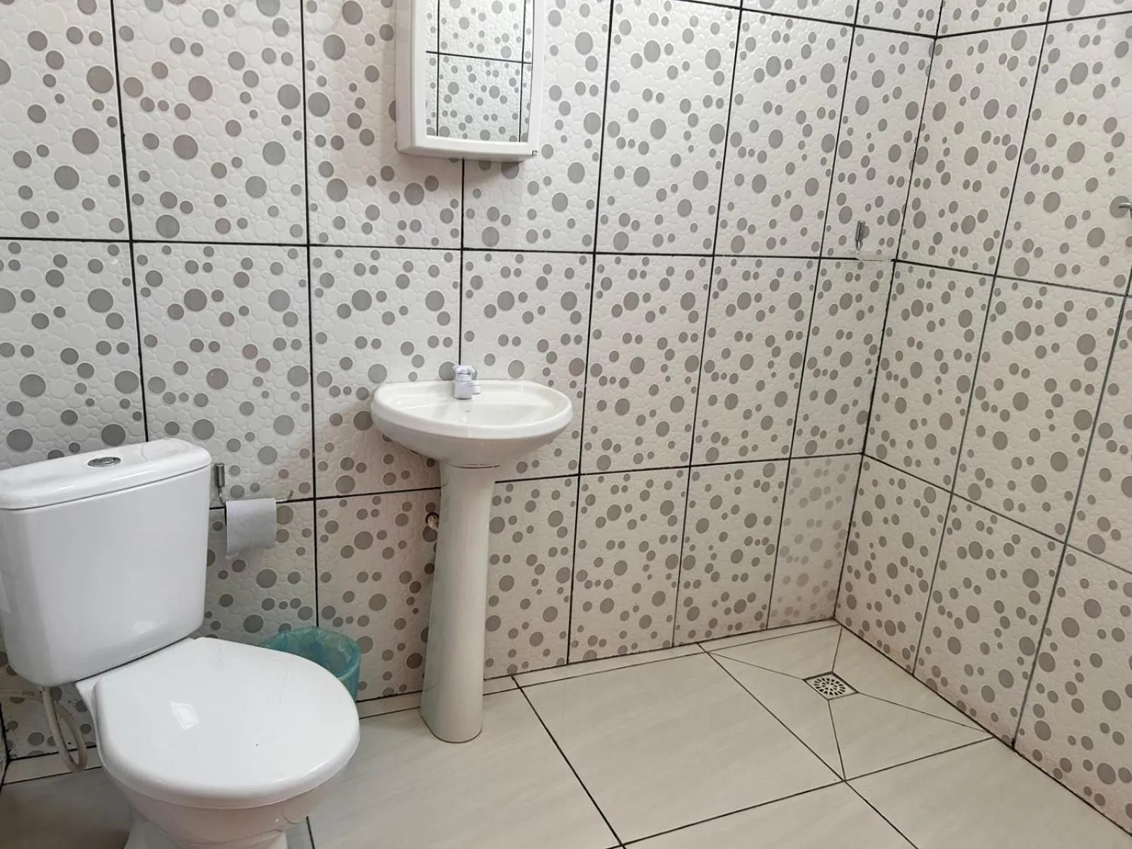 Bathroom in OYO Pousada Paraná, Cuiabá