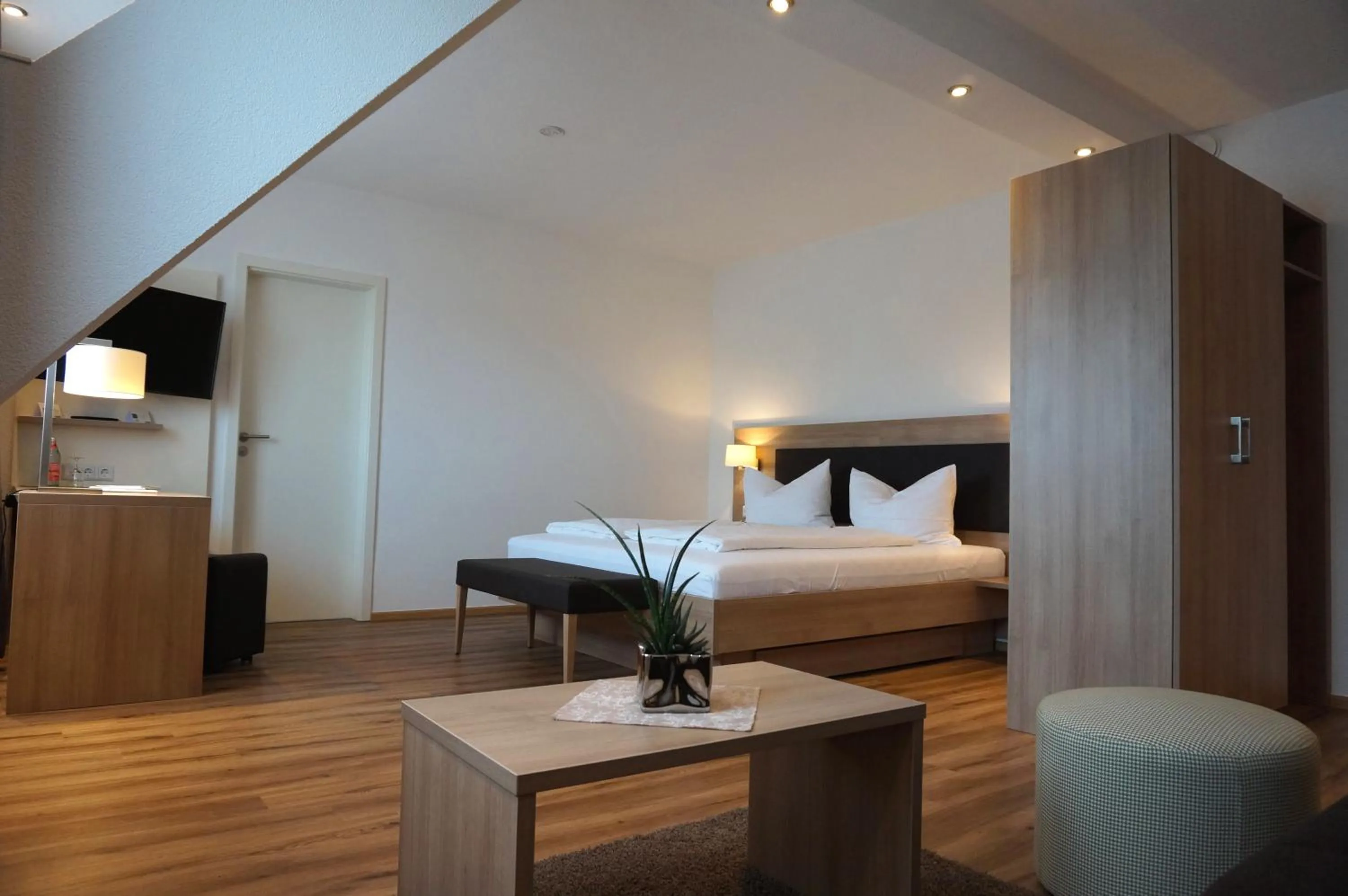 Photo of the whole room, Bed in Flair Hotel Grüner Baum