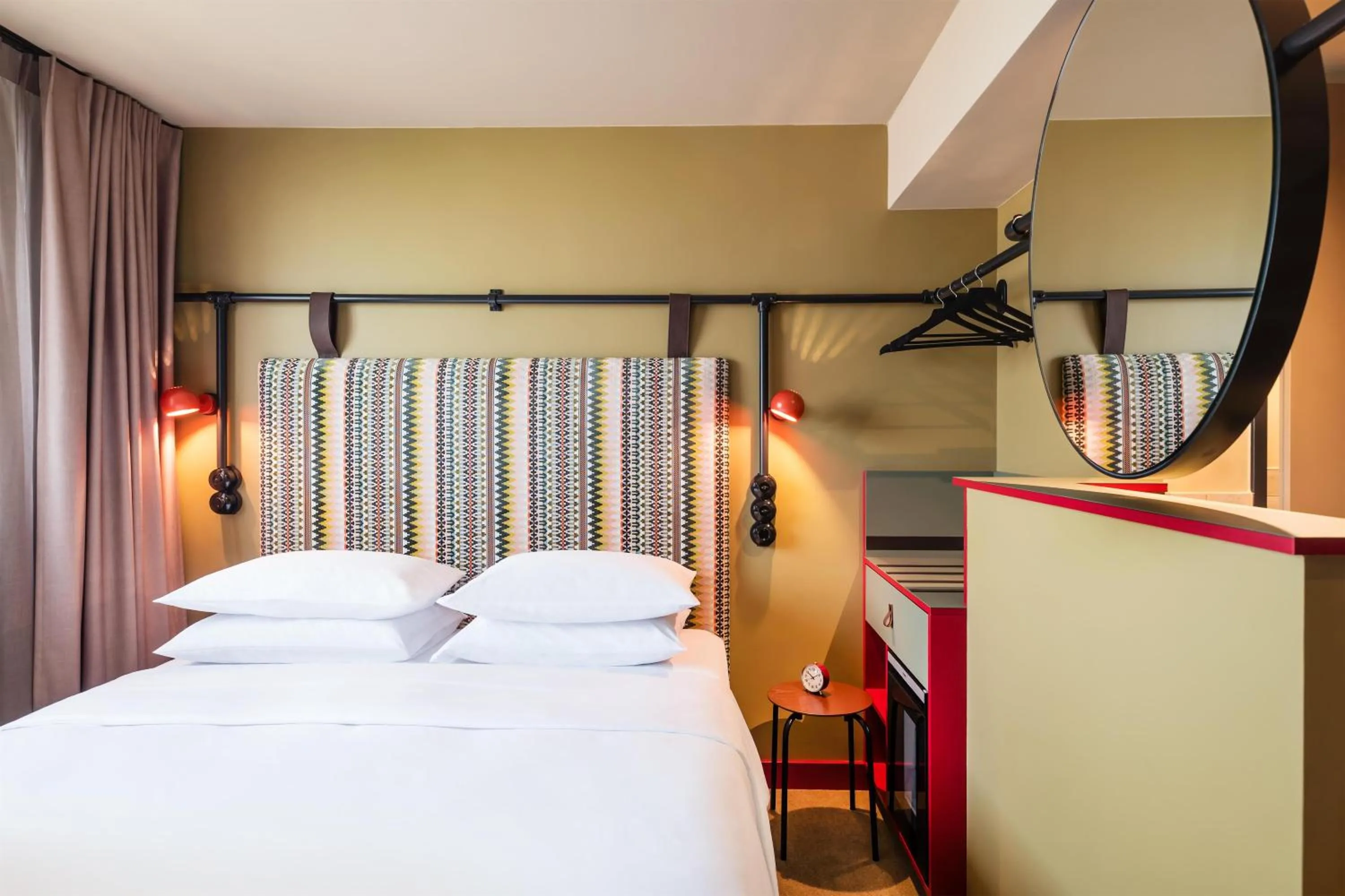 Bedroom, Bed in Me and All Hotel Berlin East Side, by Hyatt - NEW OPENING