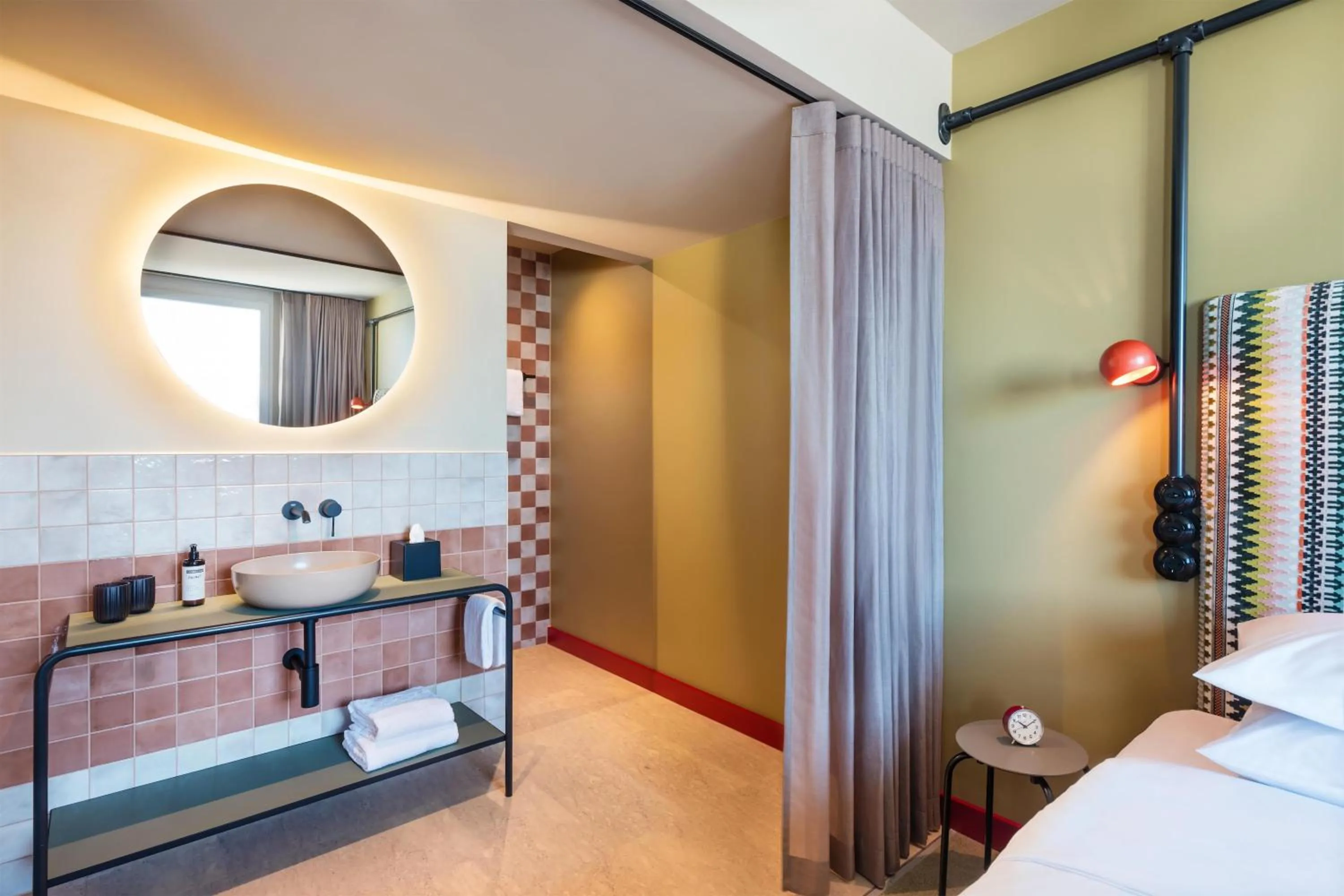 Bedroom, Bed in Me and All Hotel Berlin East Side, by Hyatt