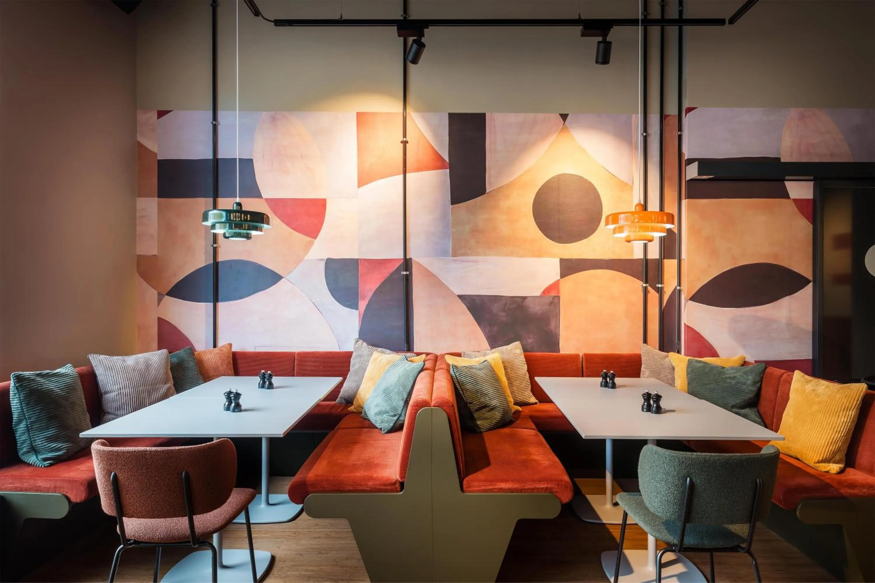 Restaurant/places to eat in Me and All Hotel Berlin East Side, by Hyatt