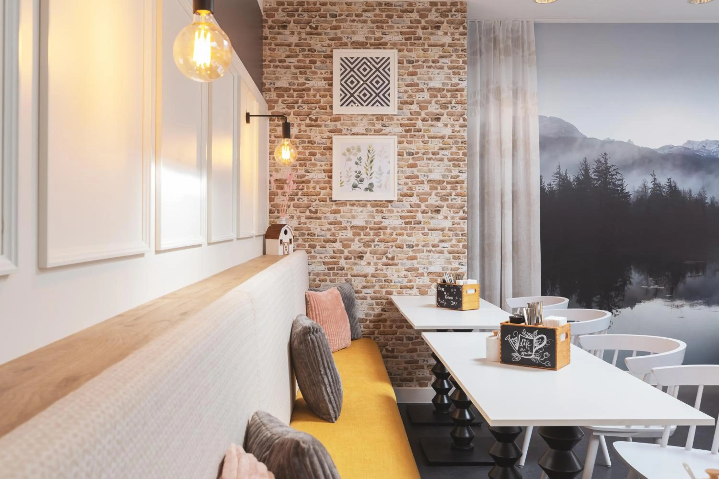 Restaurant/places to eat in Garner Hotel Essen - Messe by IHG