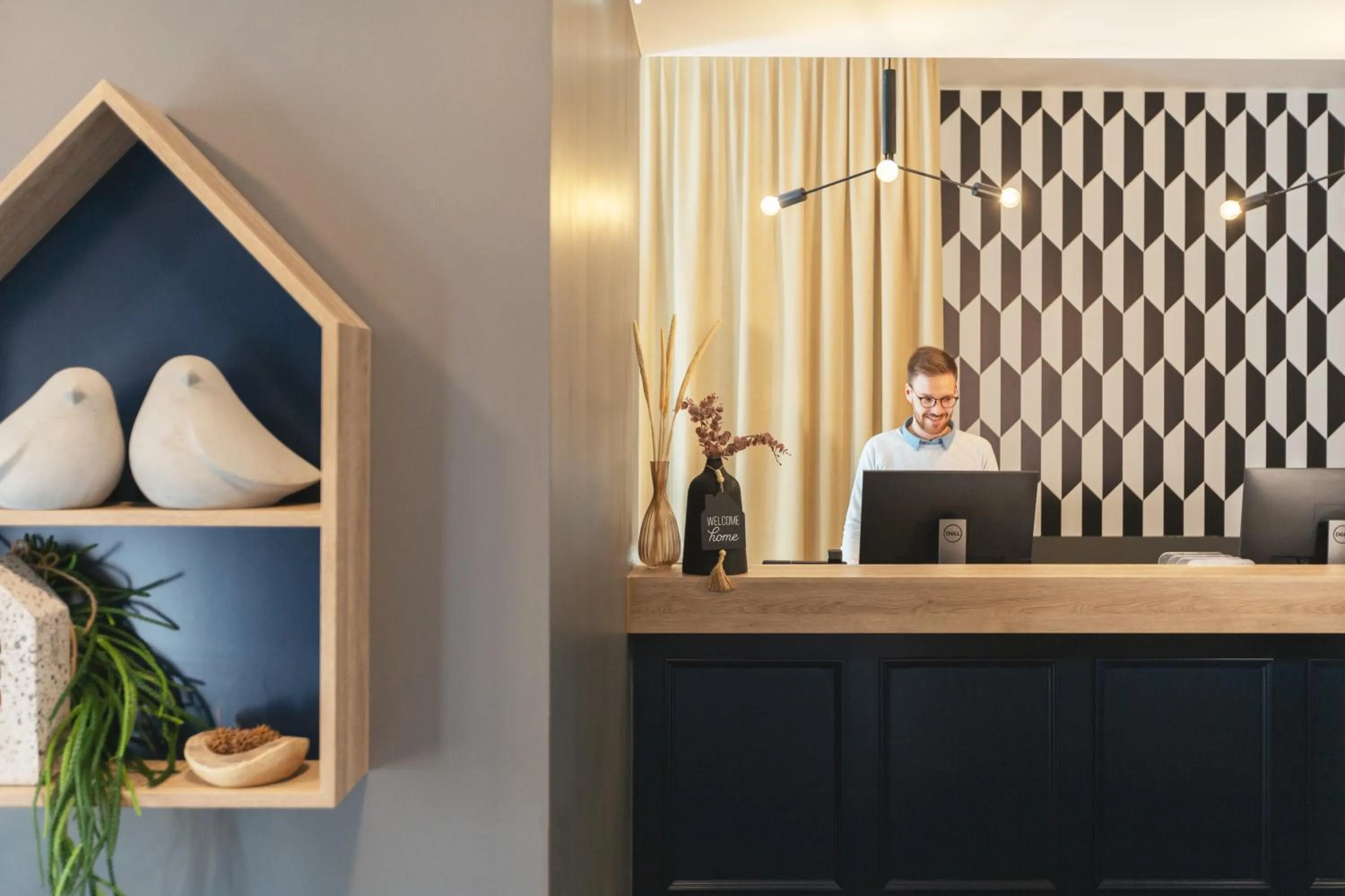 Lobby or reception in Garner Hotel Essen - Messe by IHG