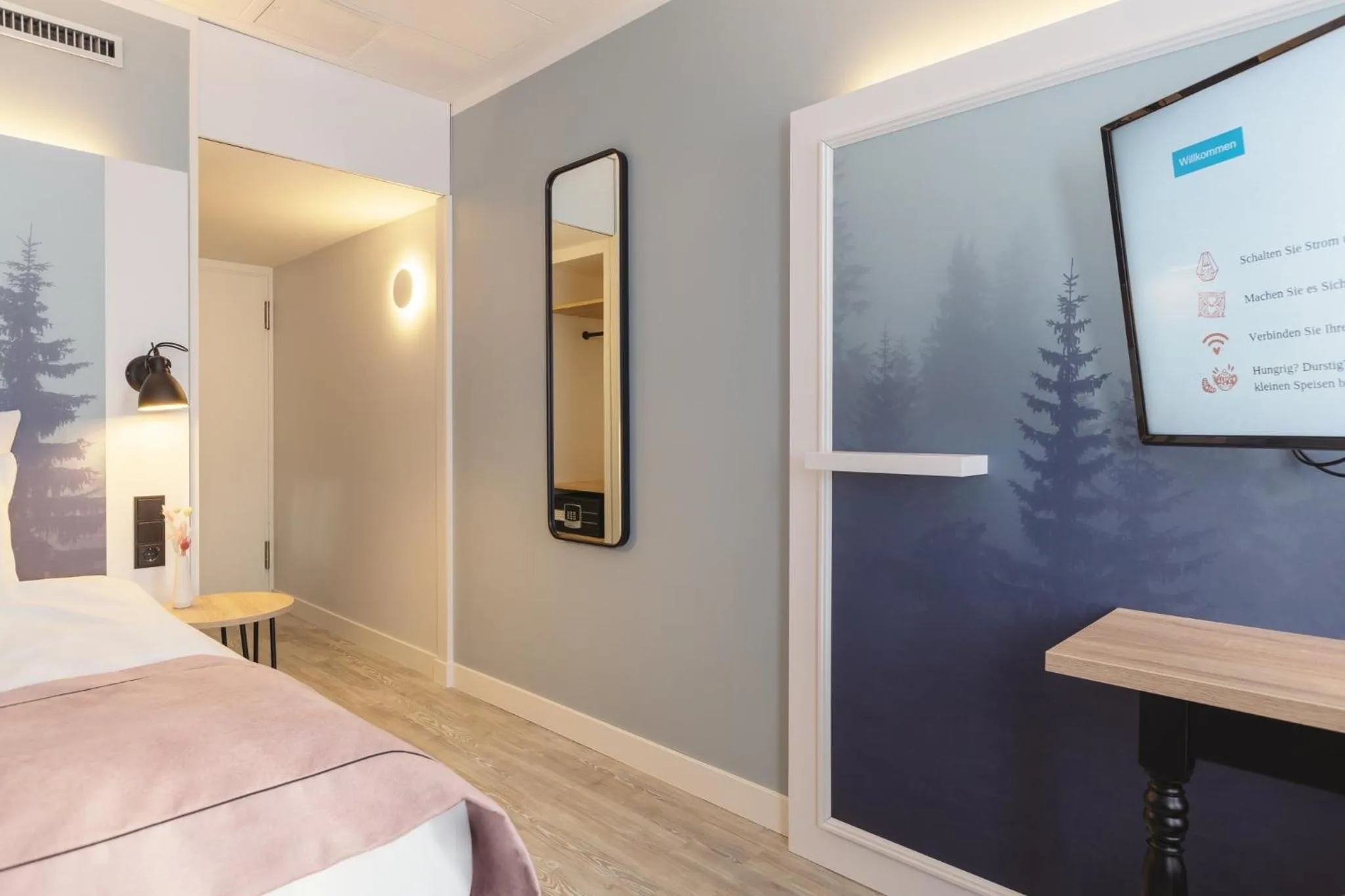 Photo of the whole room, Bed in Garner Hotel Essen - Messe by IHG