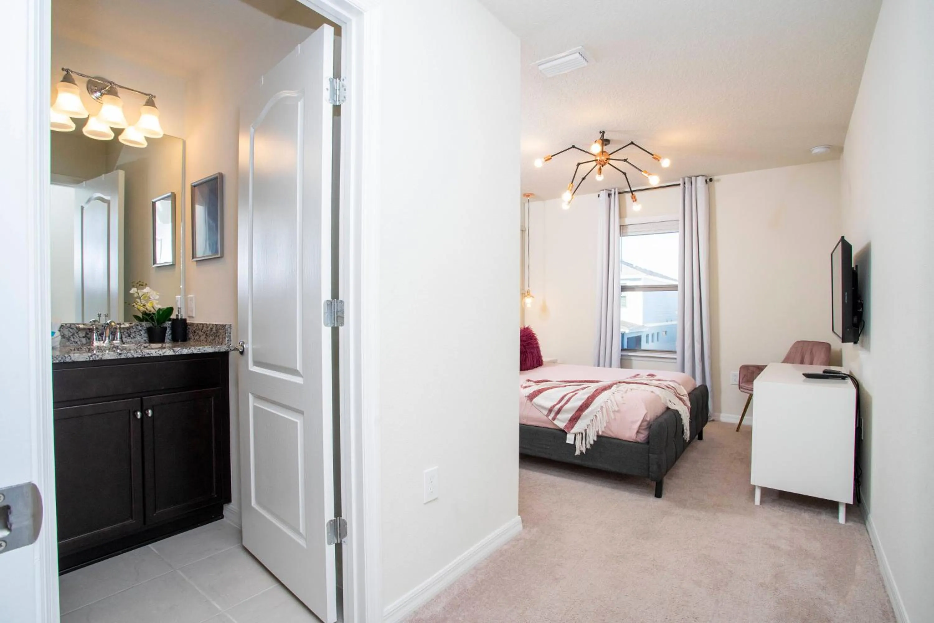 Other in Gorgeous Themed Vacation Home with Pool WW8915