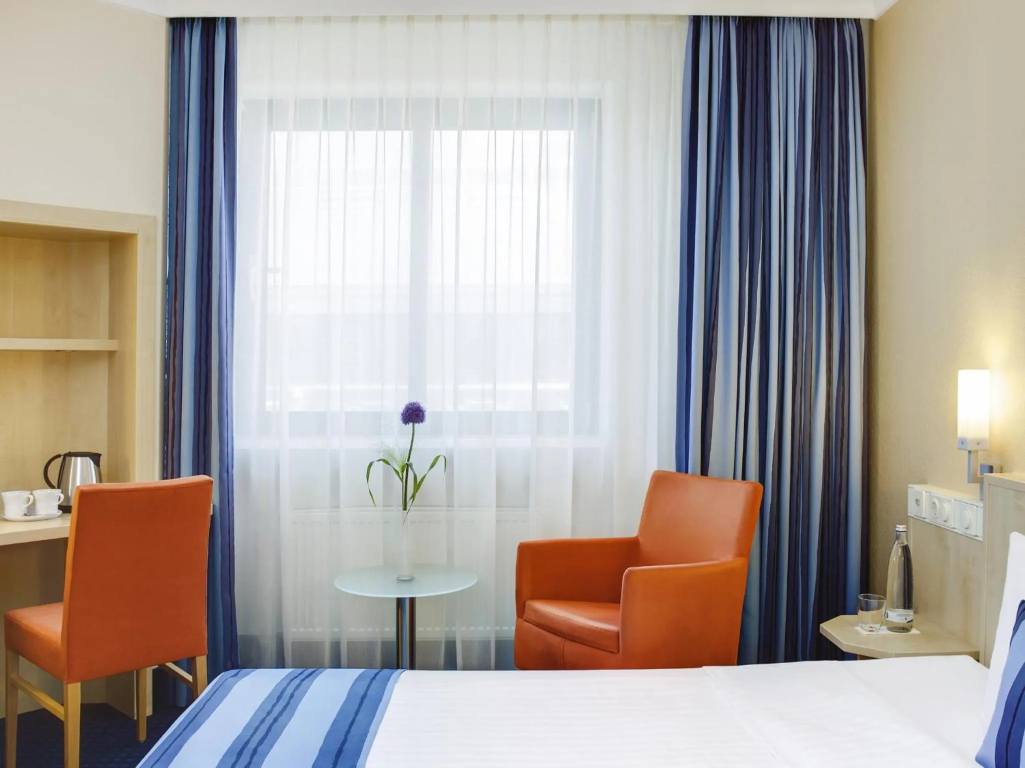 Day, Bed in IntercityHotel Nürnberg