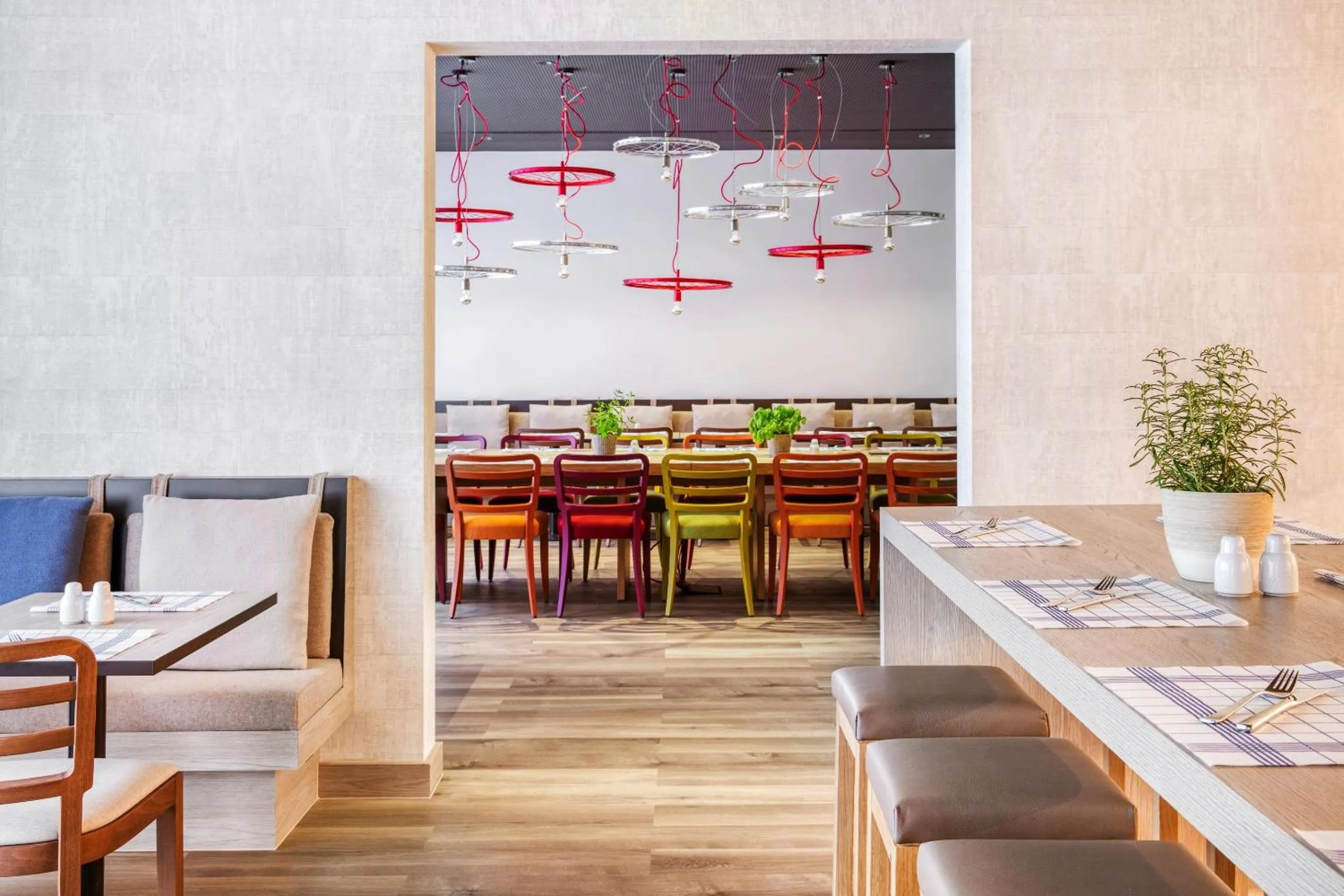 Restaurant/places to eat in IntercityHotel Nürnberg