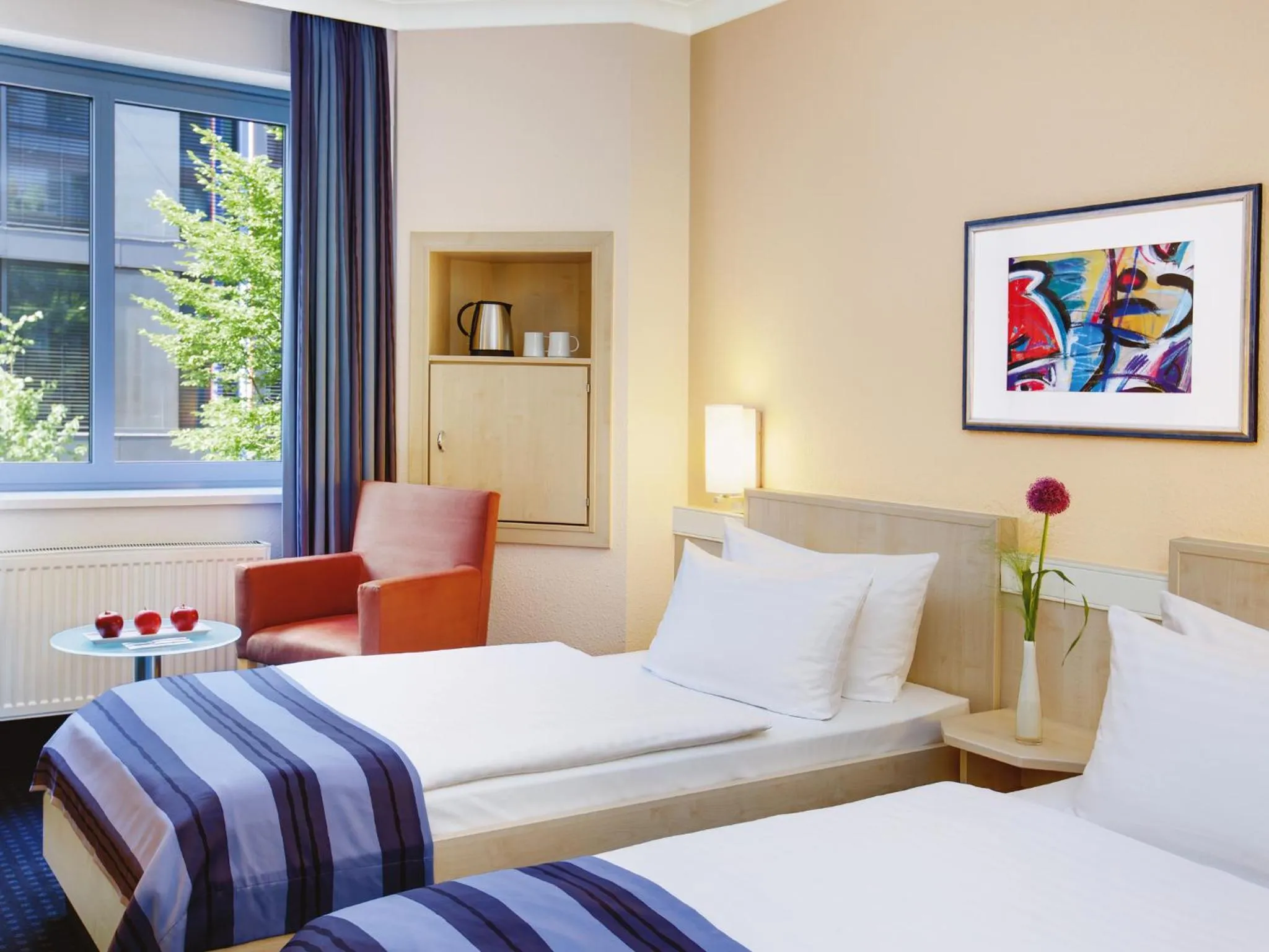 Day, Bed in IntercityHotel Nürnberg