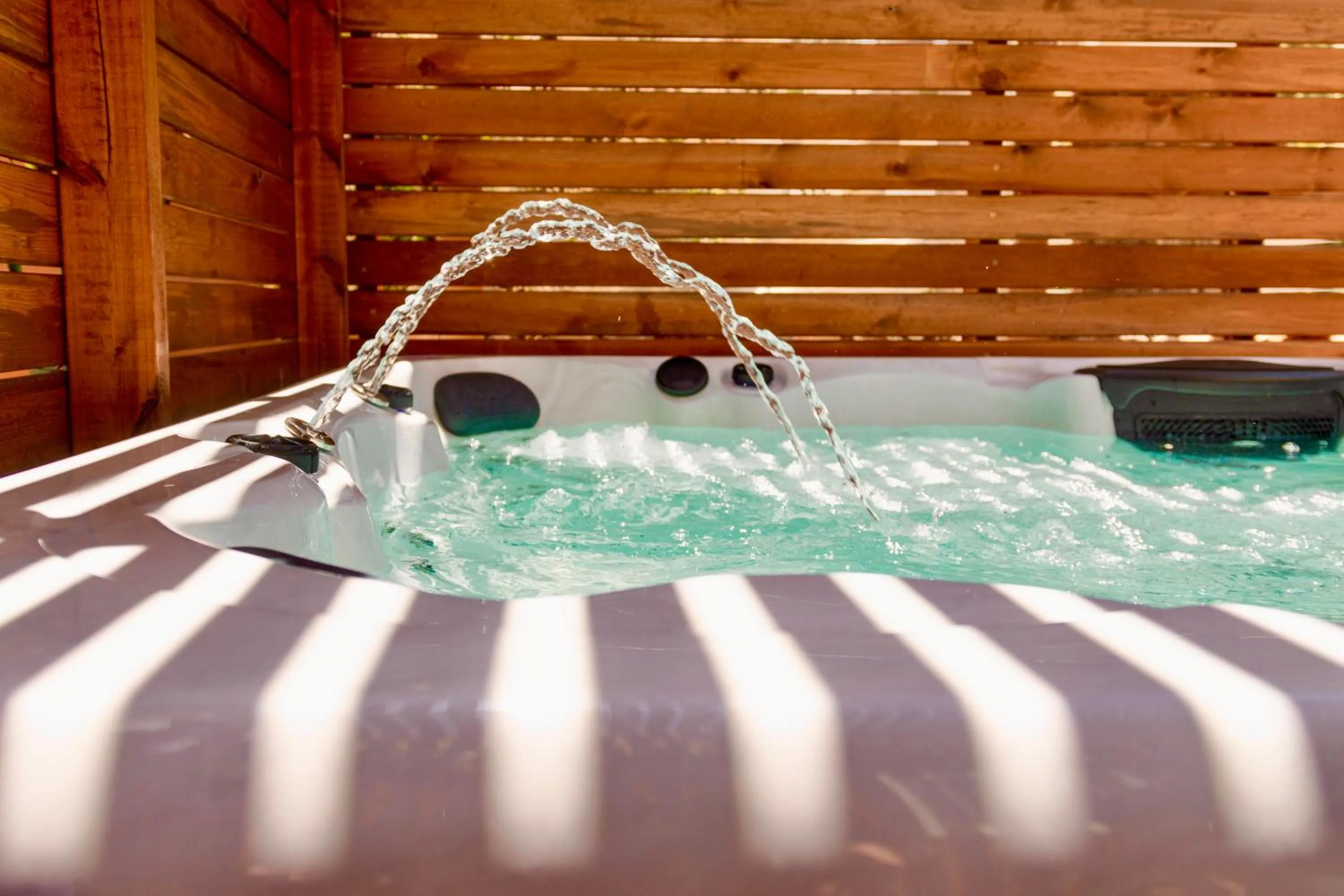 Hot Tub in Mamilla View- Suites & Apt Hotel