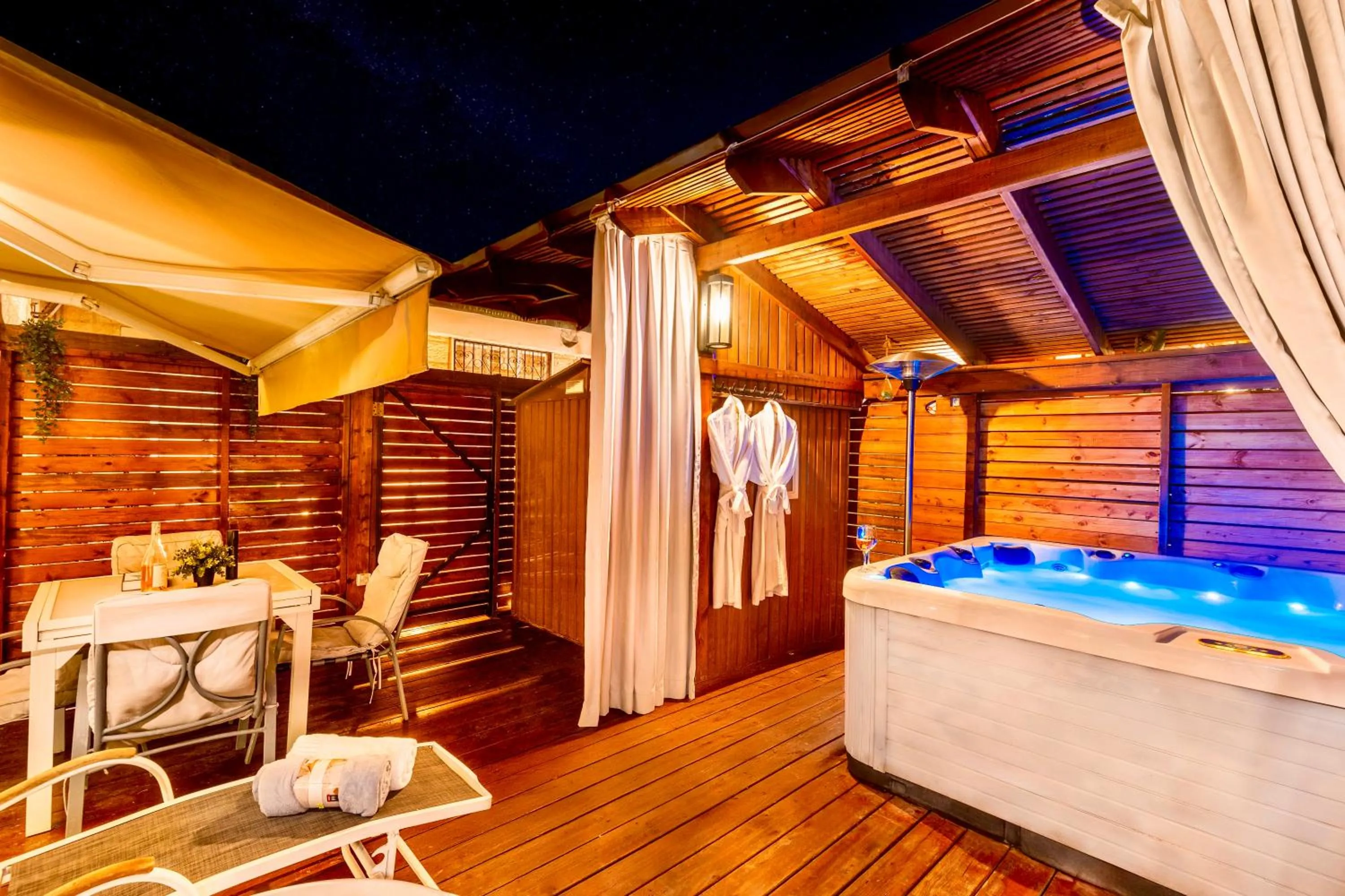 Patio in Mamilla View- Suites & Apt Hotel