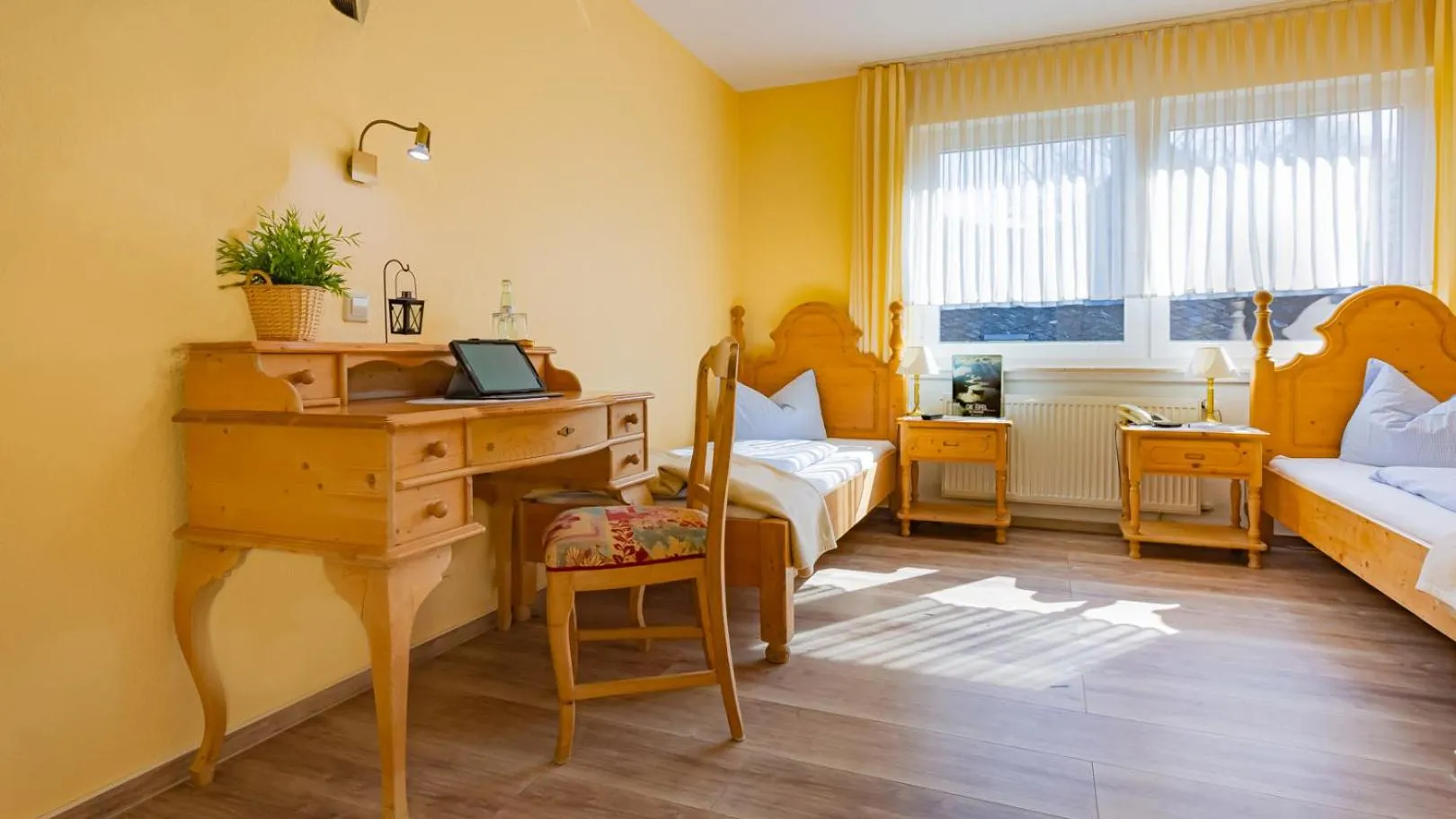 Bed in Hotel Villa Tummelchen