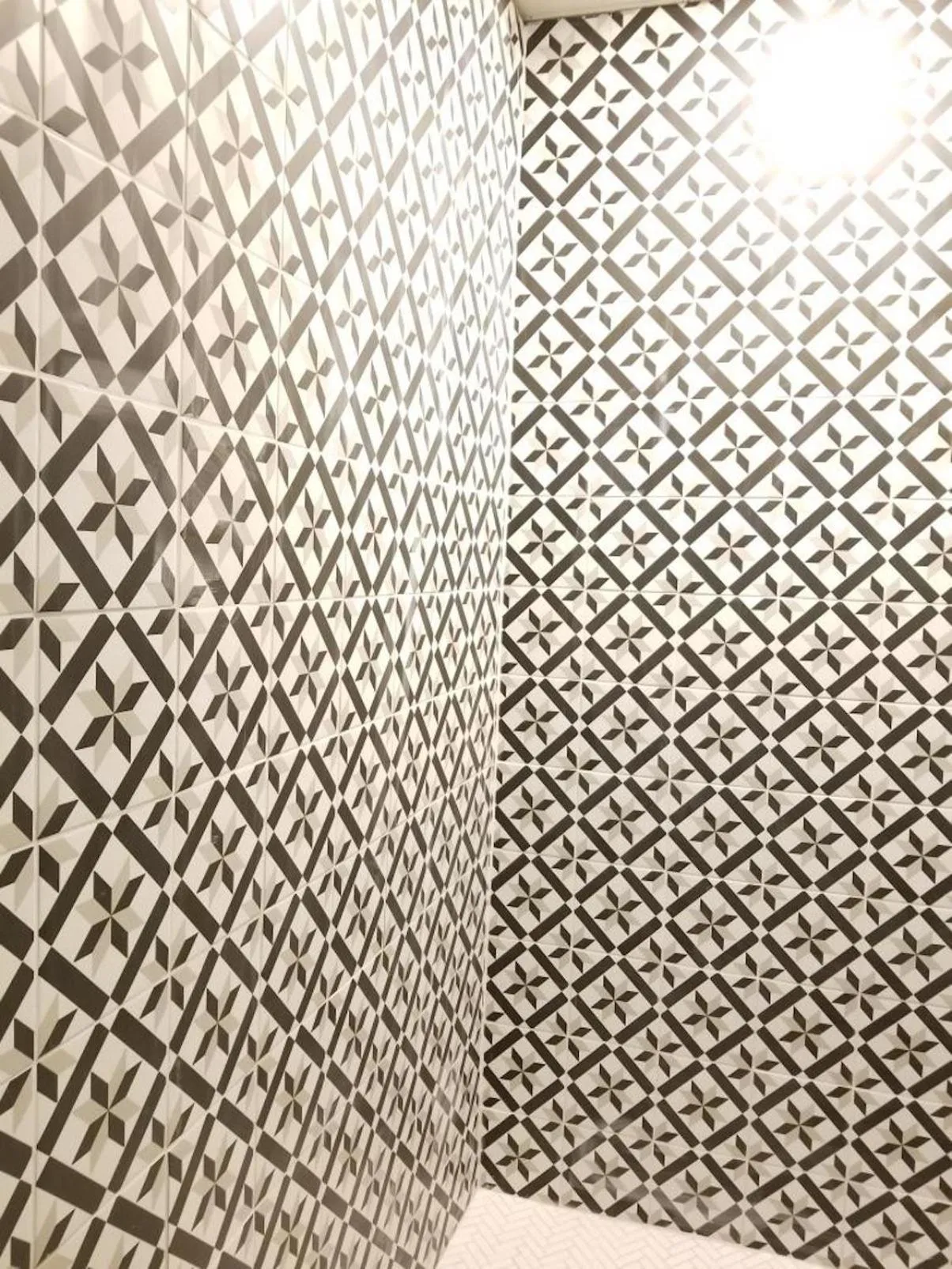 Bathroom in 9BR-SLEEPS 19. Amazing Deal!!