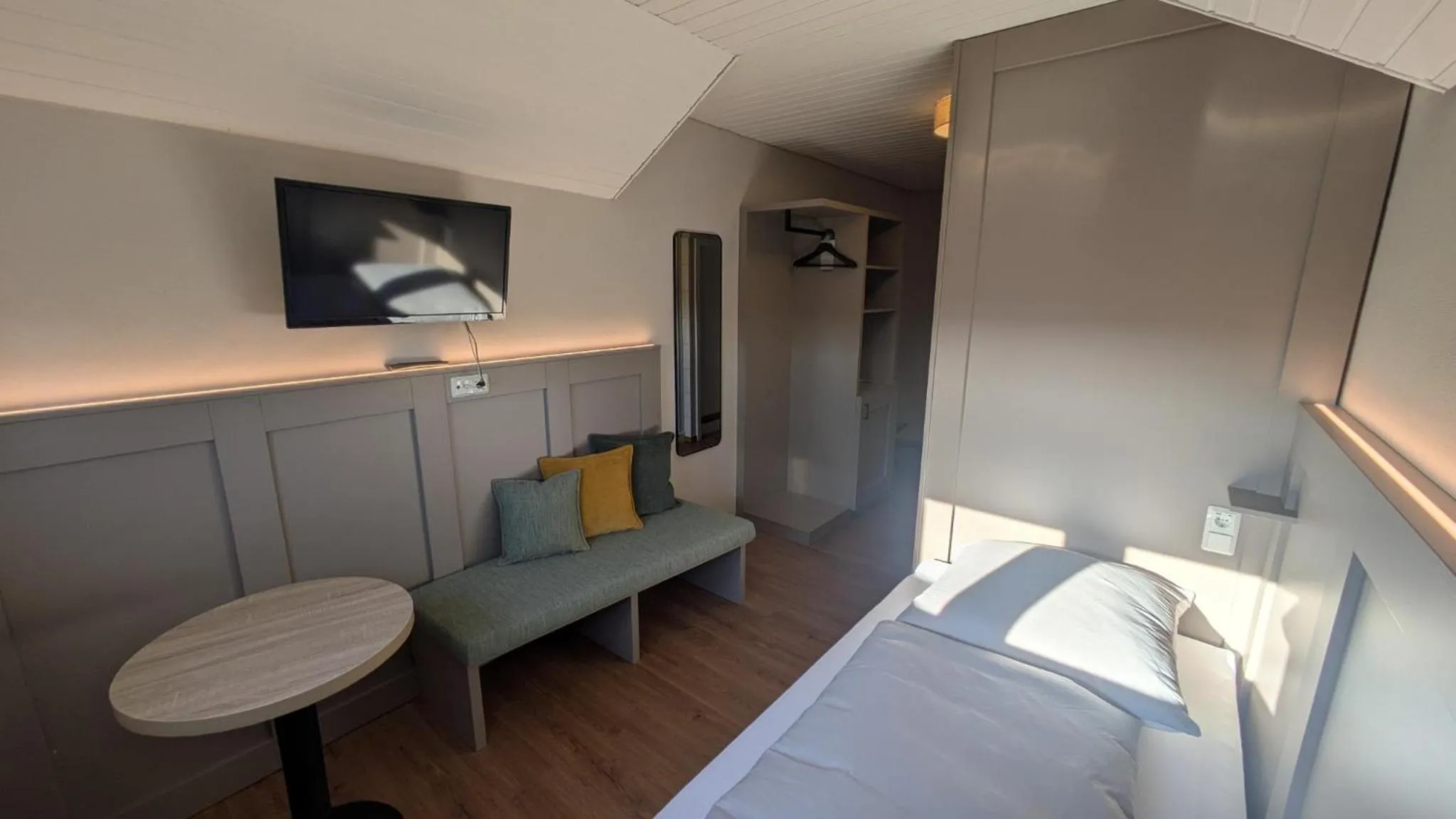 Bed in Landhotel Sonneneck - Breuna im Naturpark