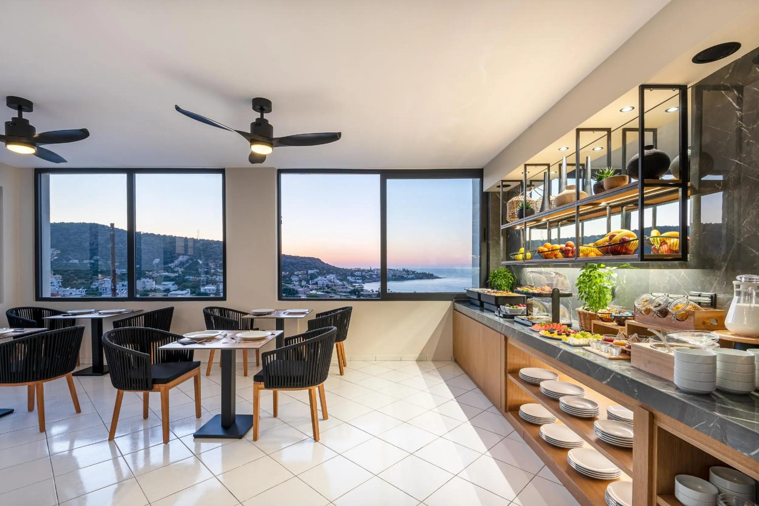 Restaurant/places to eat in Minois Boutique Hotel