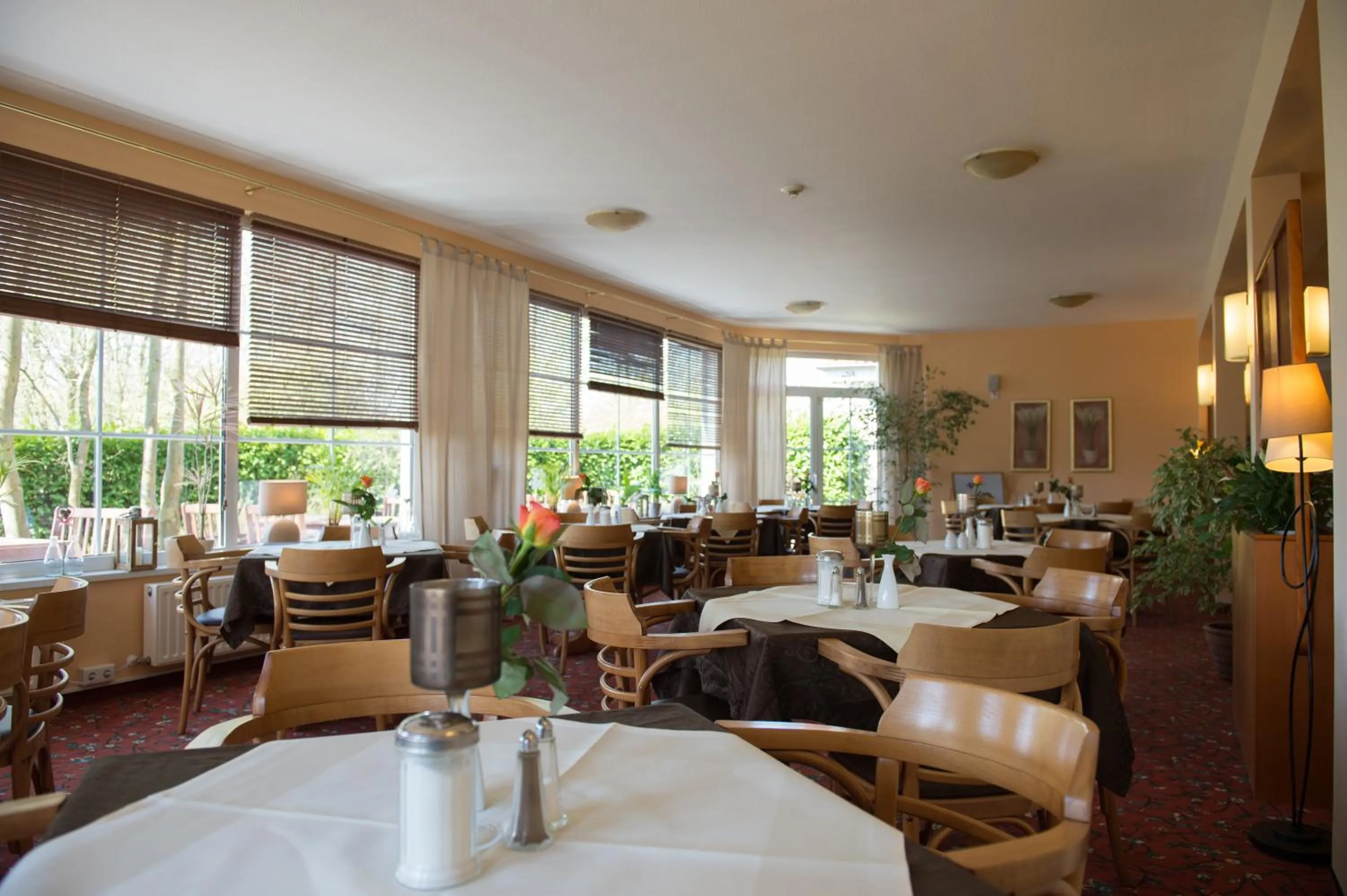 Restaurant/places to eat in Montana Hotel Senden