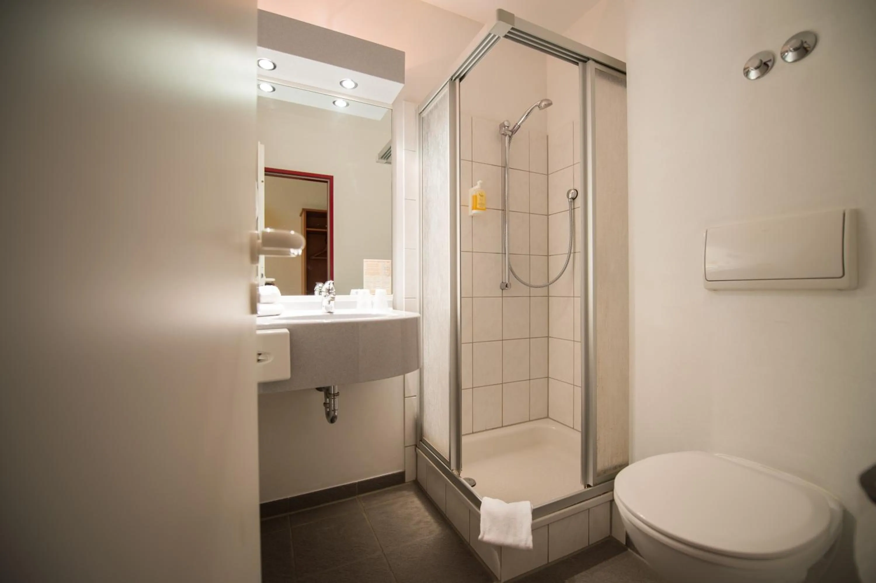 Bathroom in Montana Hotel Senden