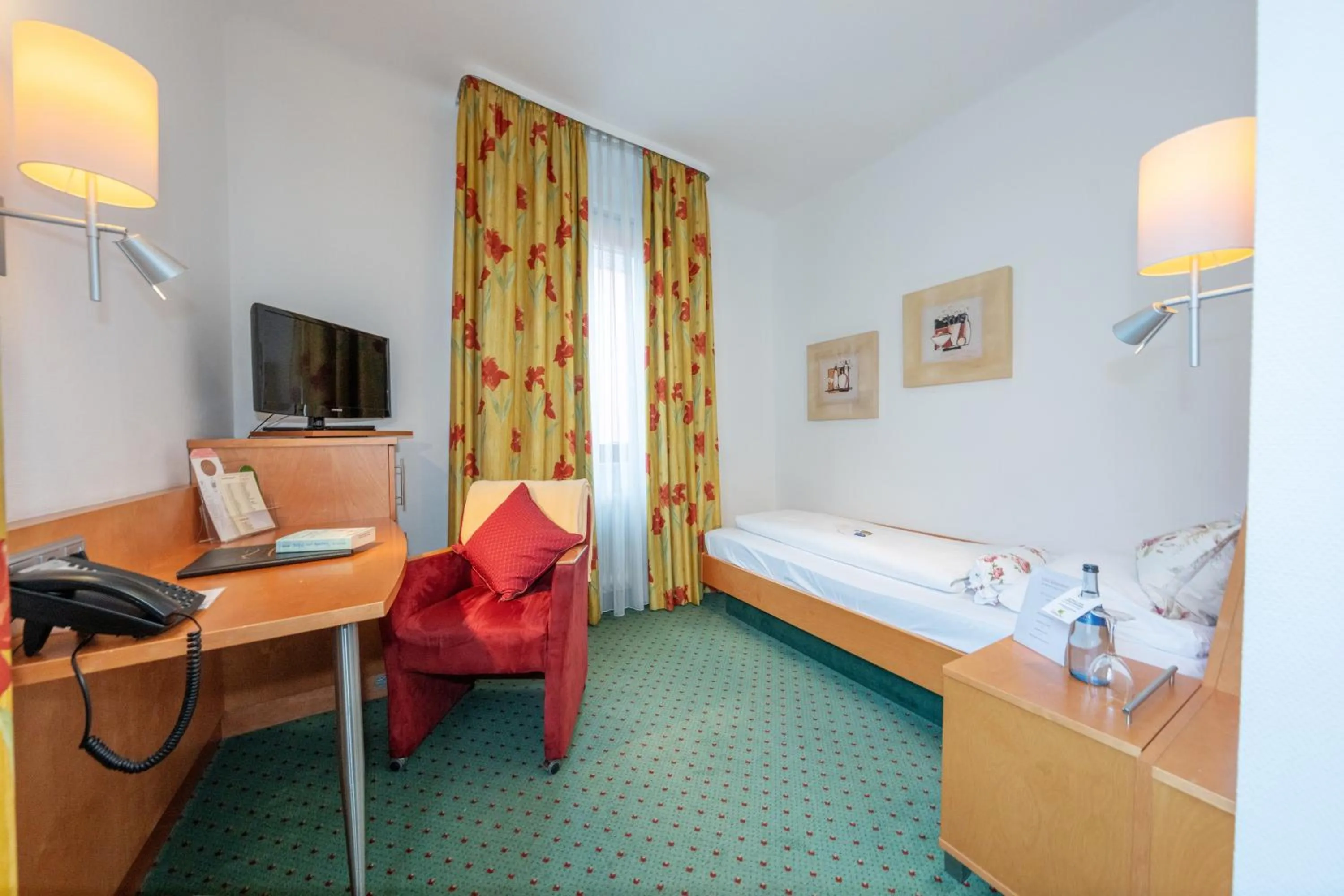 Bed in Hotel Kloster Hirsau