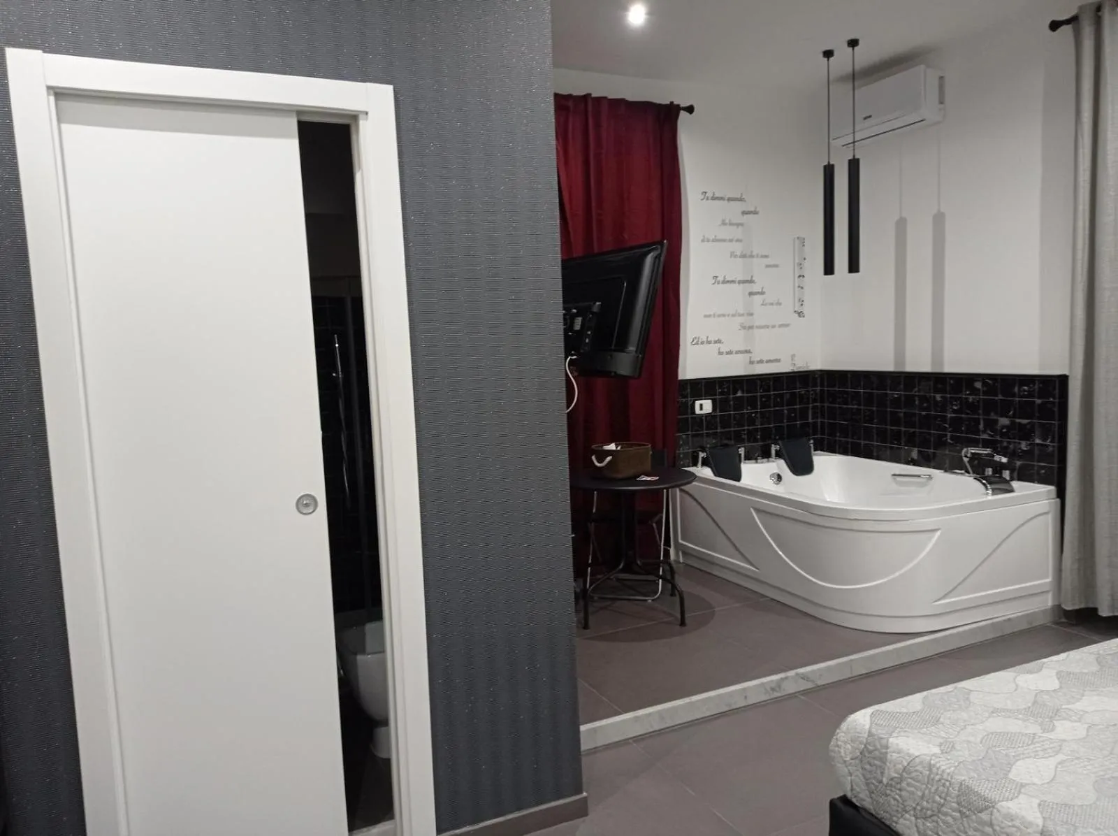 Bed in Lombardi Luxury Home