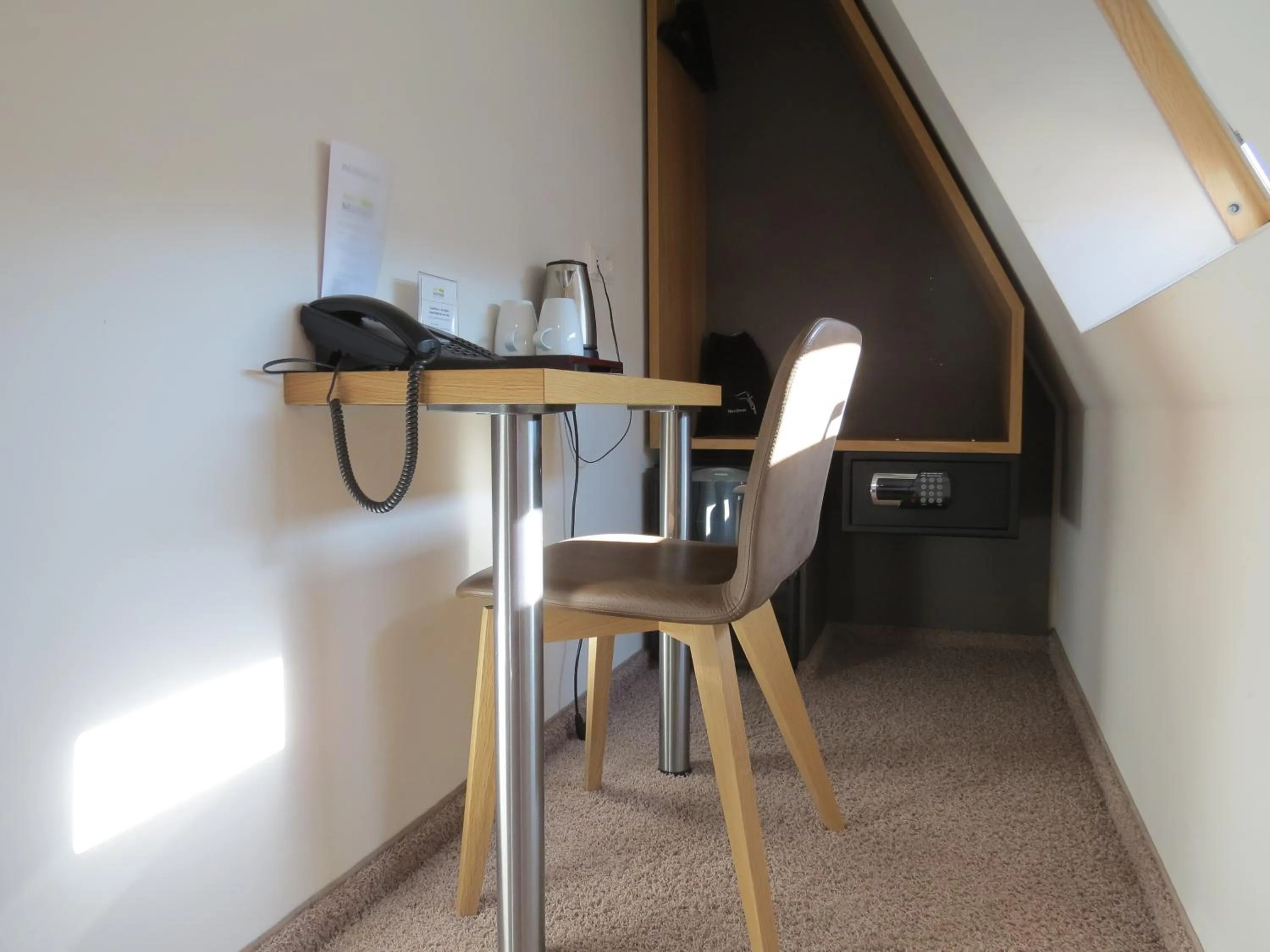 People in Hotel Neuthor