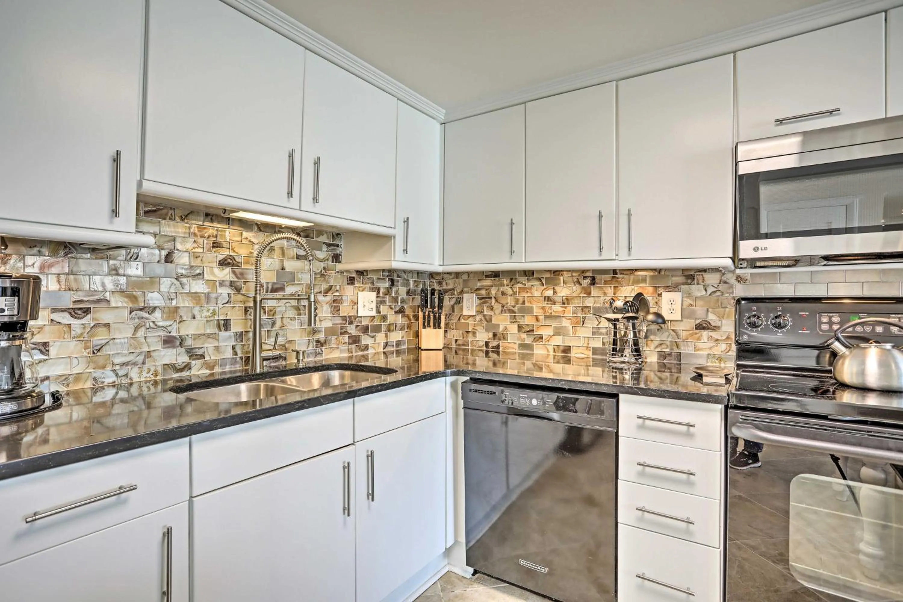 Warm Weather Escape with Pool Access in Myrtle Beach