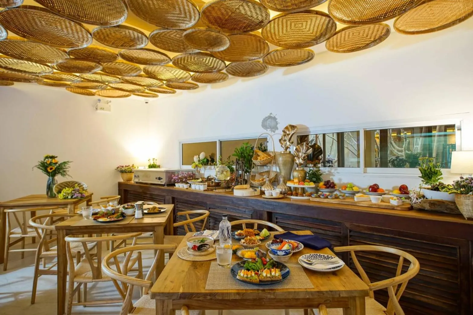 Restaurant/places to eat in NORN Nimman13 Boutique Hotel Chiang Mai