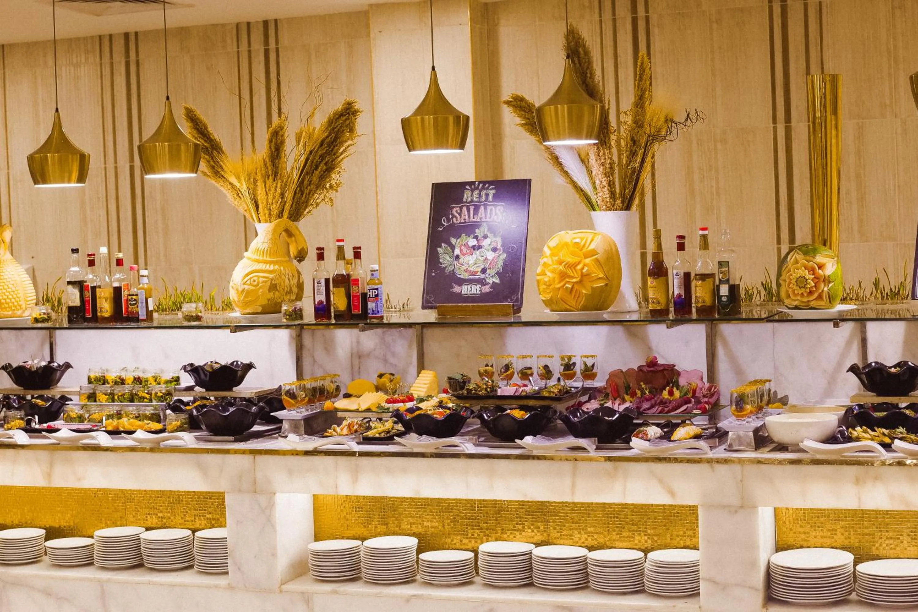 Restaurant/places to eat in Sea Beach Edge By Rotana