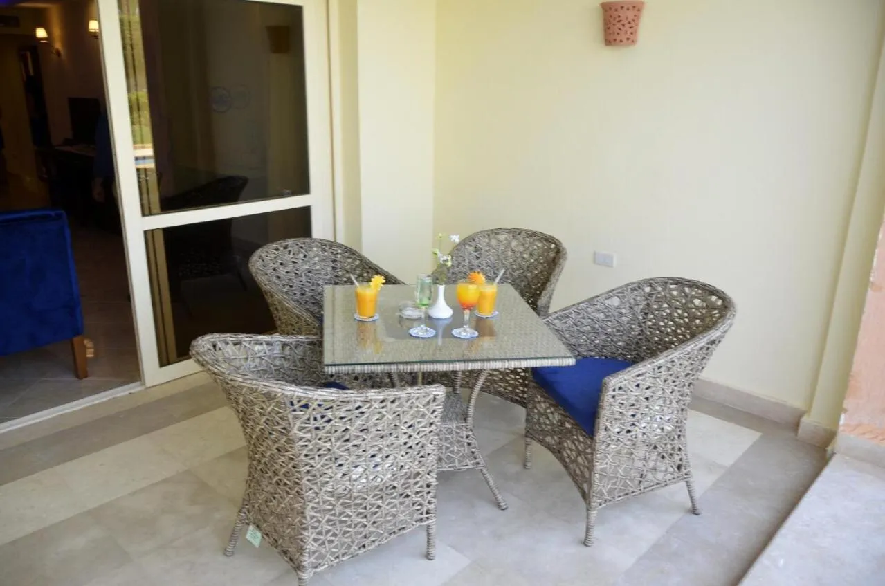 Sea Beach Edge By Rotana