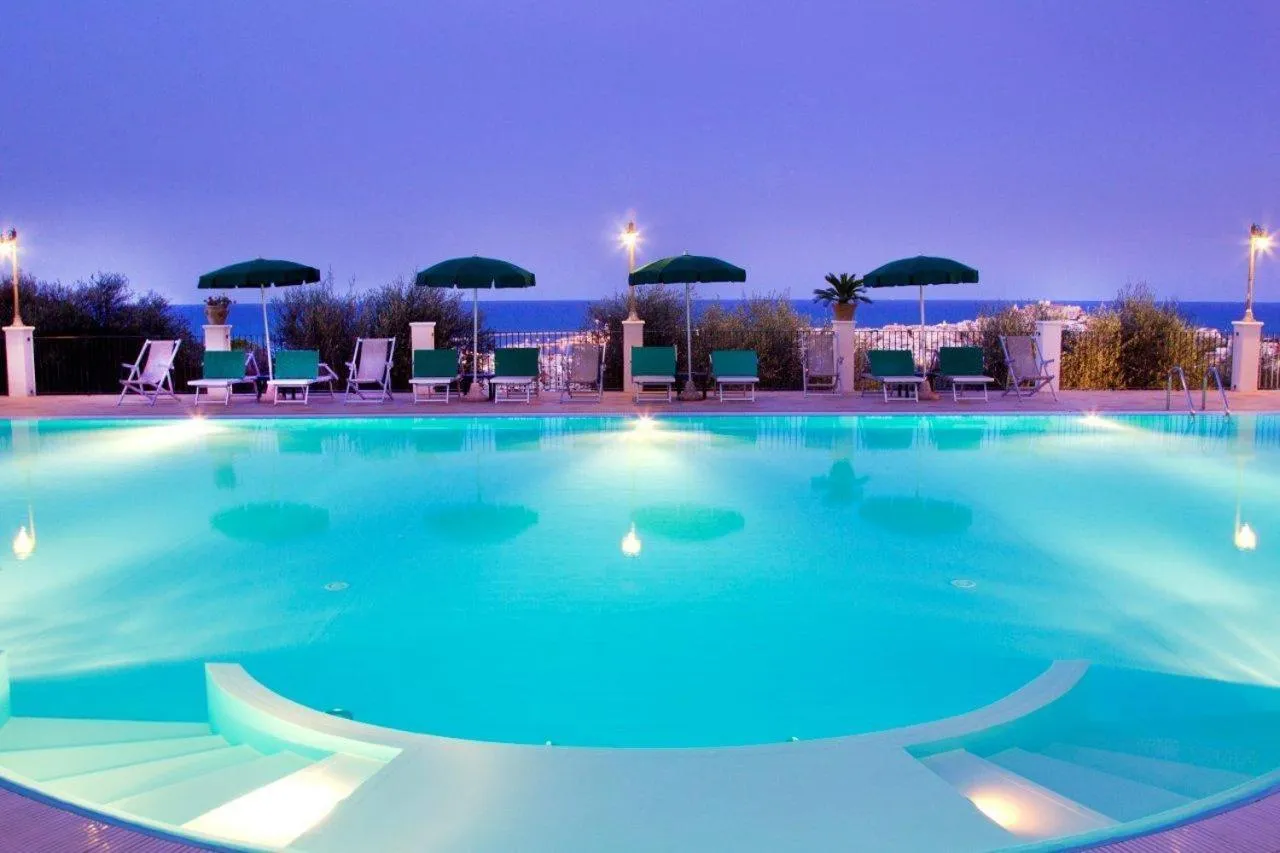 Swimming pool in Residence Chiesiola