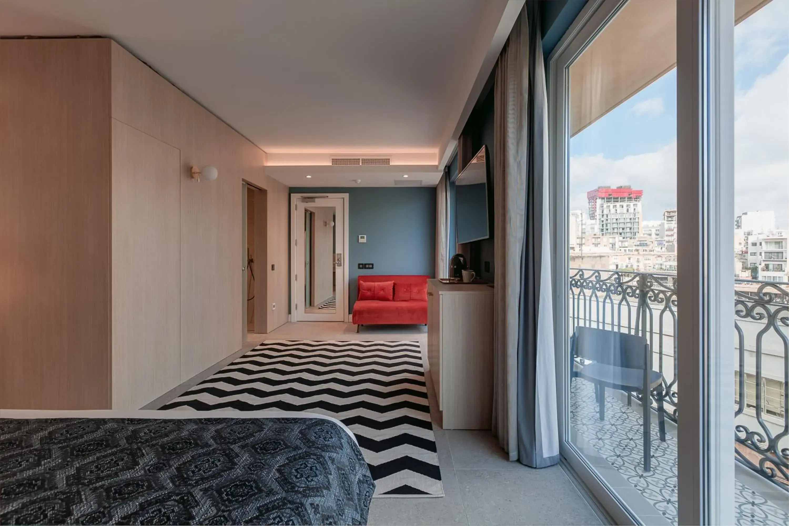 Junior Suite with Balcony in 123 MAINSTREET boutique hotel Junior Suite with Balcony in 123 MAINSTREET boutique hotel