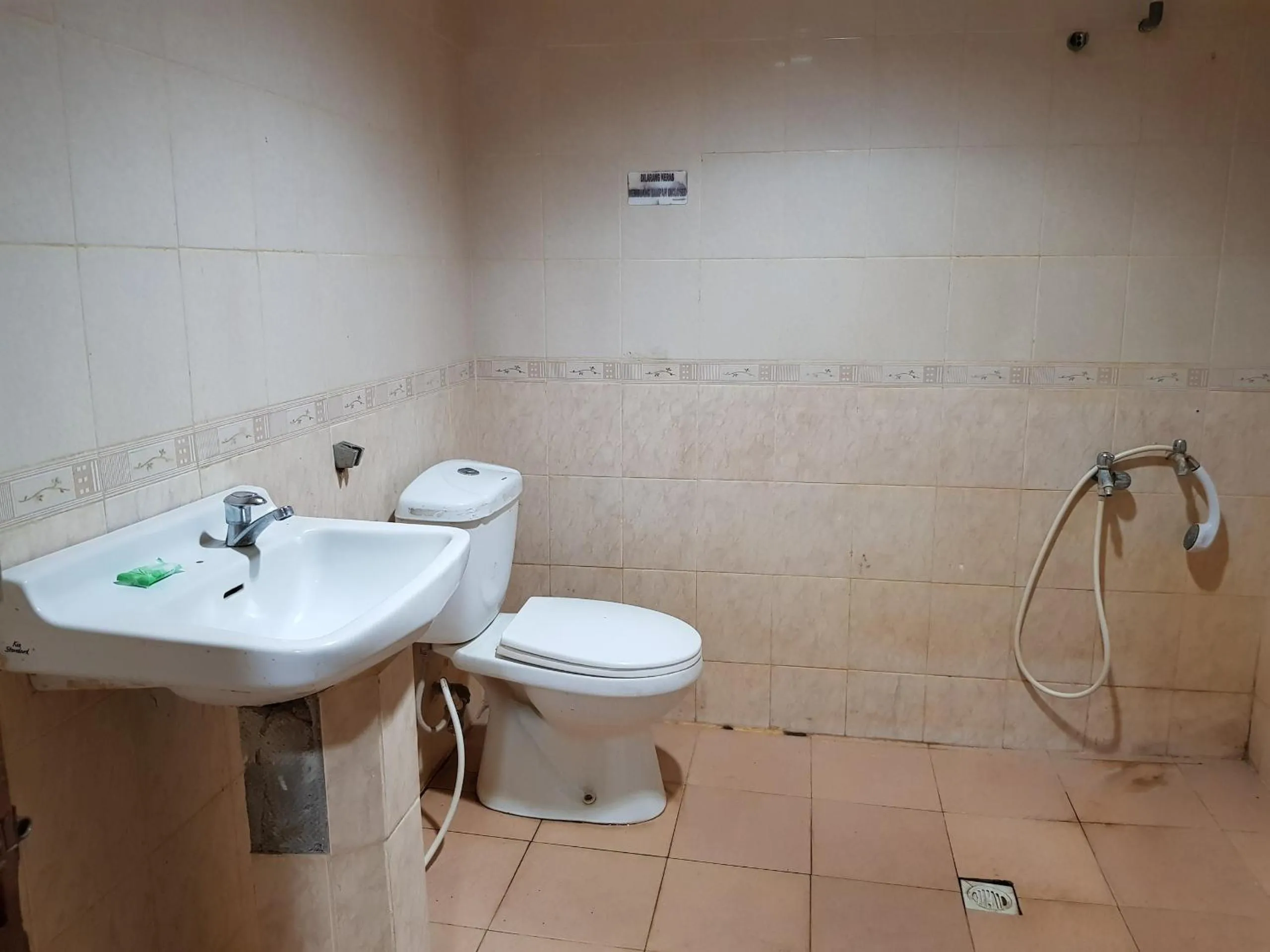 Bathroom in Hotel O Istana