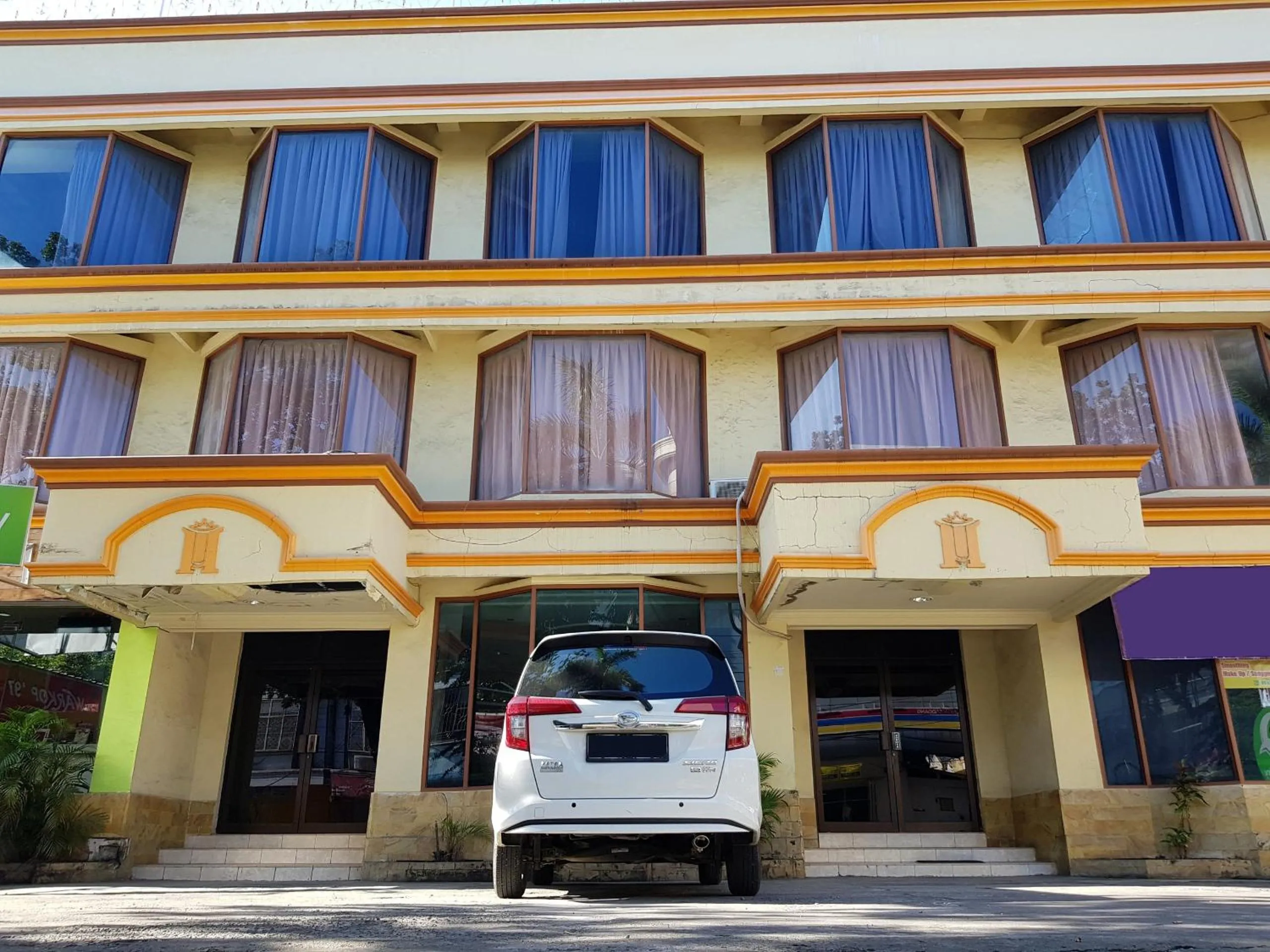 Facade/entrance in Hotel O Istana