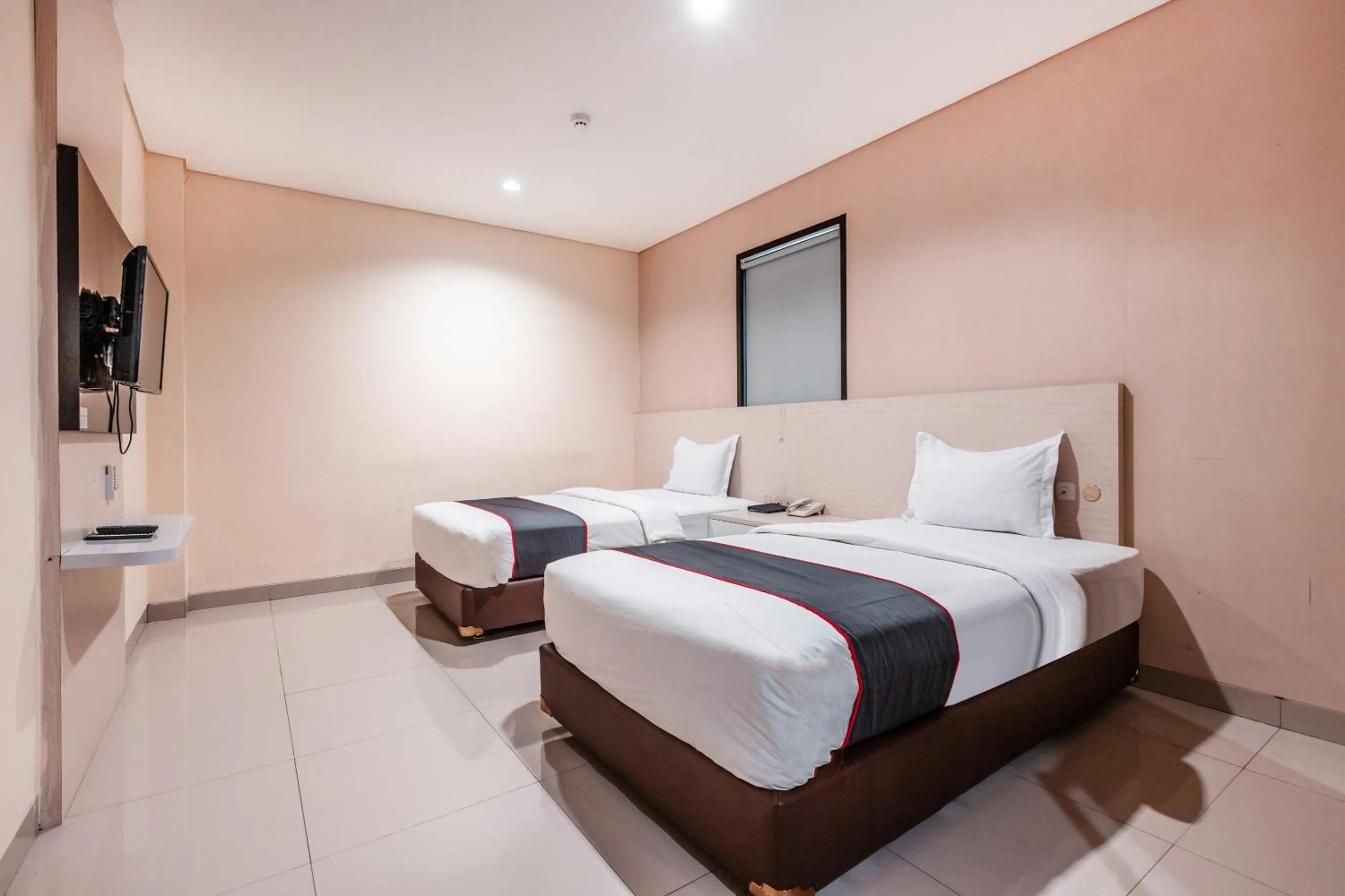 Photo of the whole room, Bed in Collection O Hotel Igloo