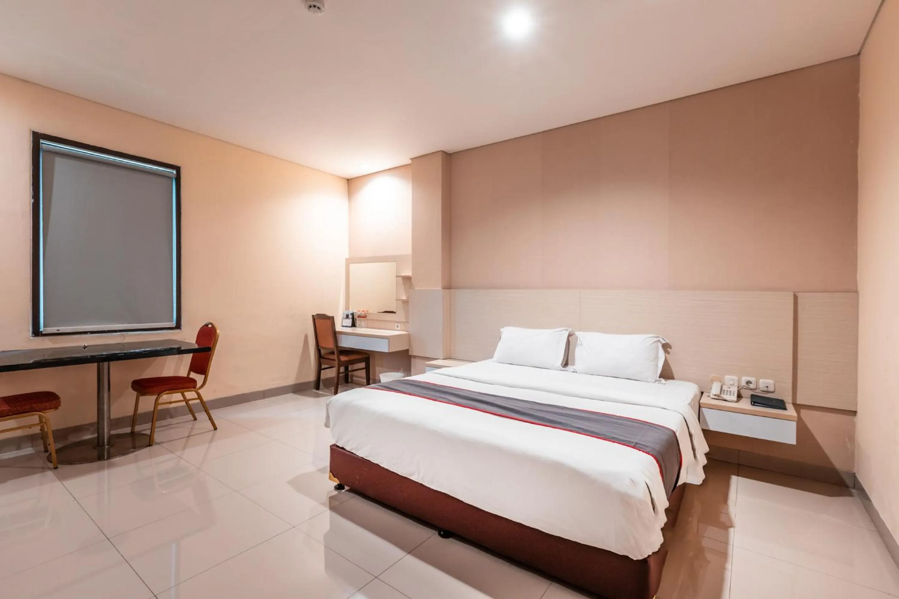 Photo of the whole room, Bed in Collection O Hotel Igloo