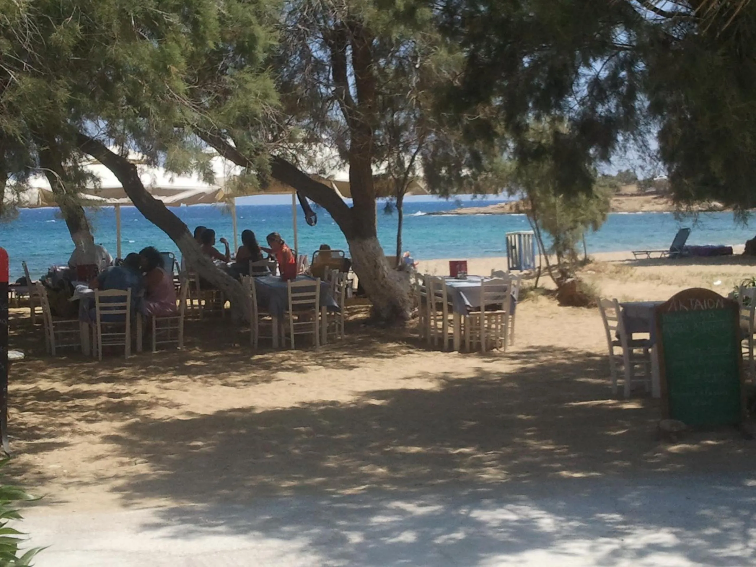 Restaurant/places to eat in Akteon Hotel