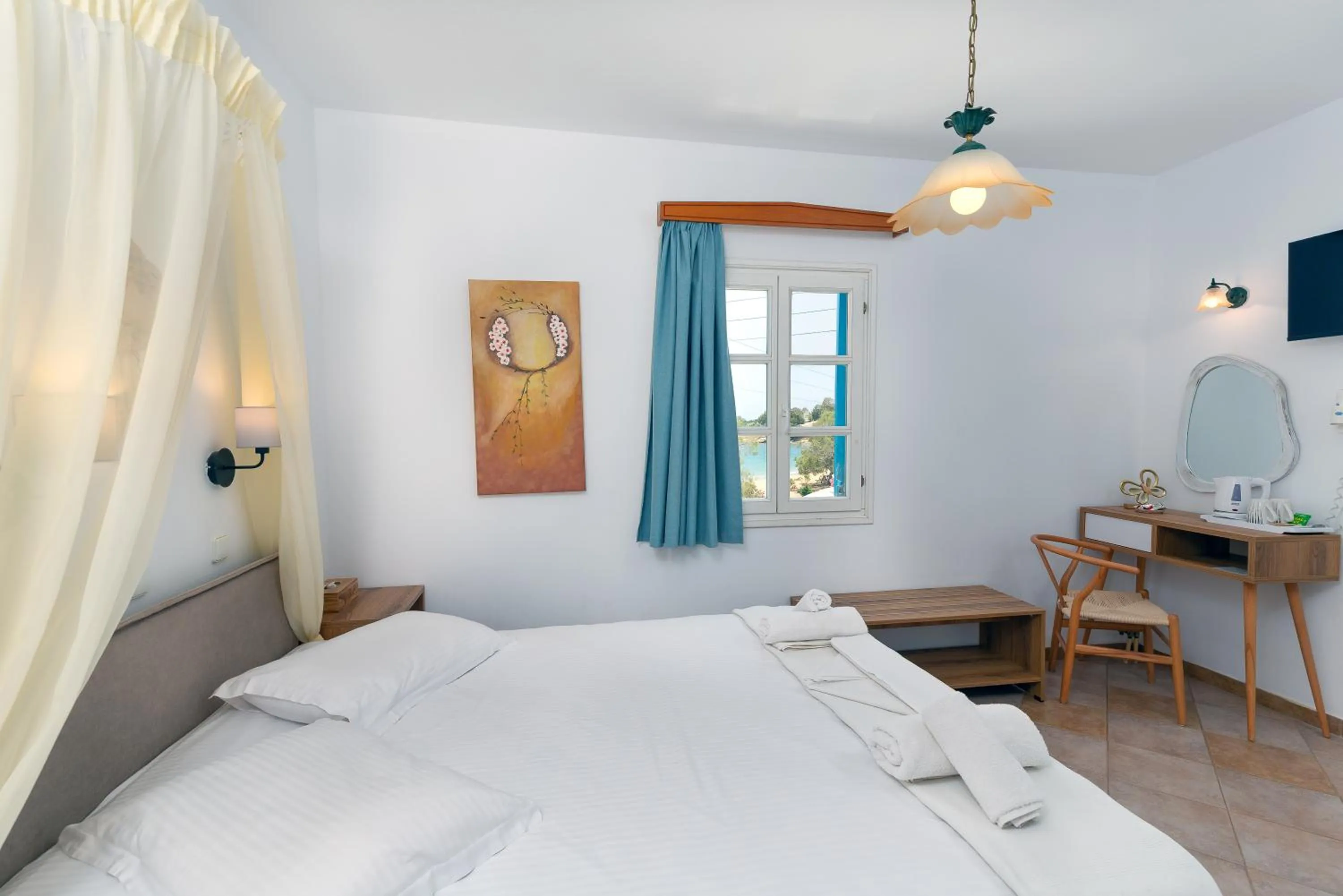 Photo of the whole room, Bed in Akteon Hotel