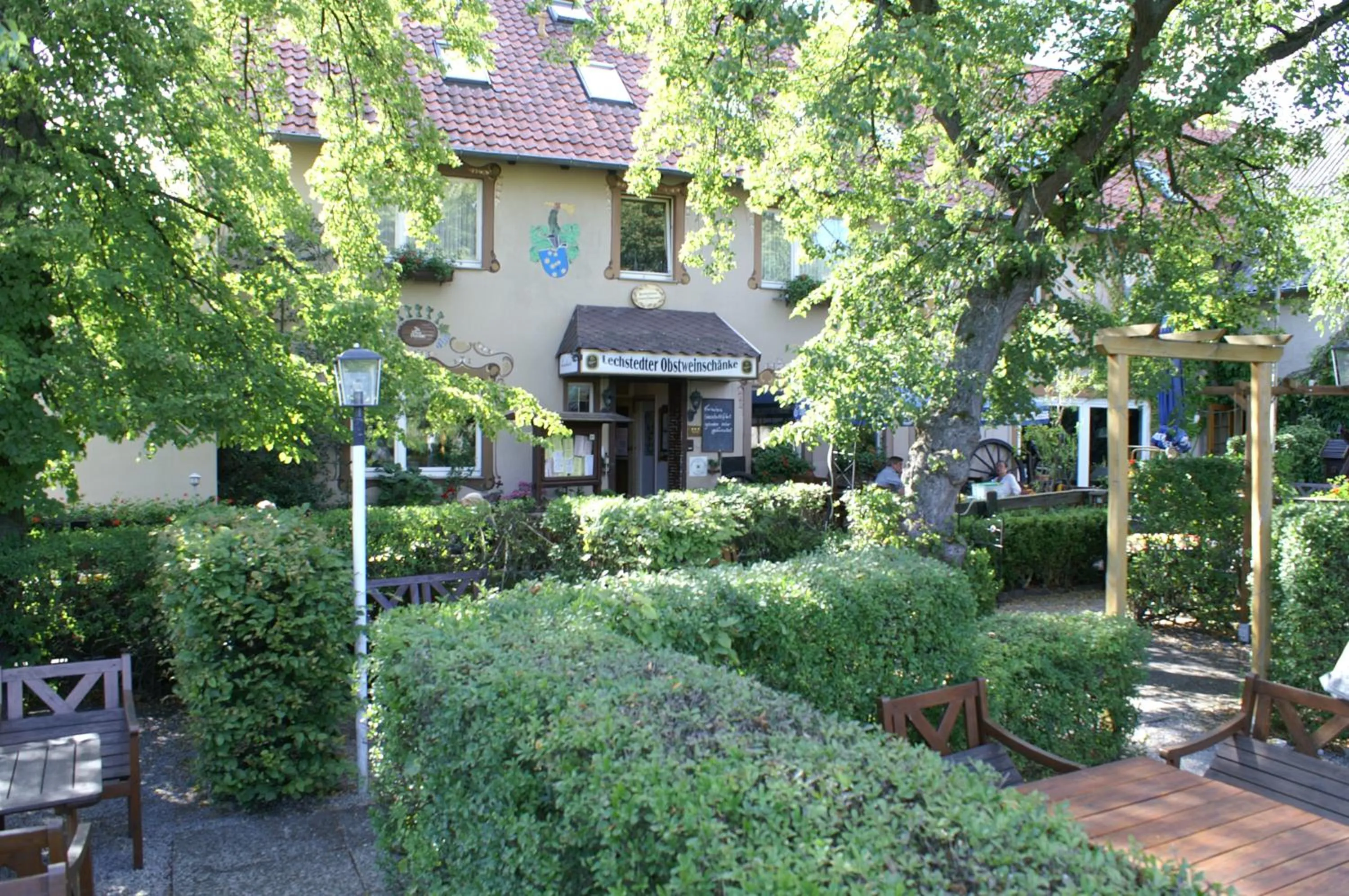 Property building in Lechstedter Obstweinschänke