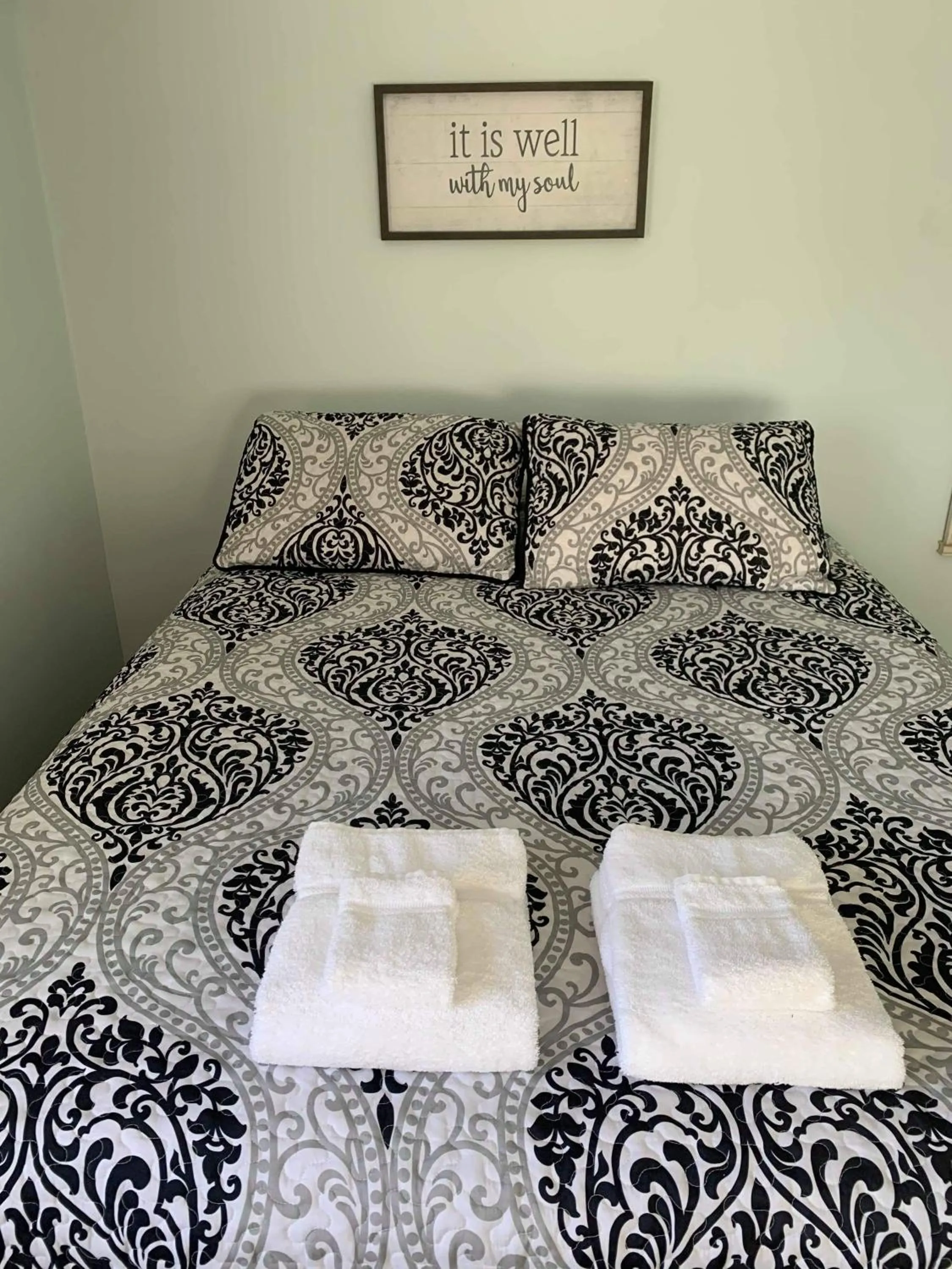 Bedroom, Bed in Brook Road Inn