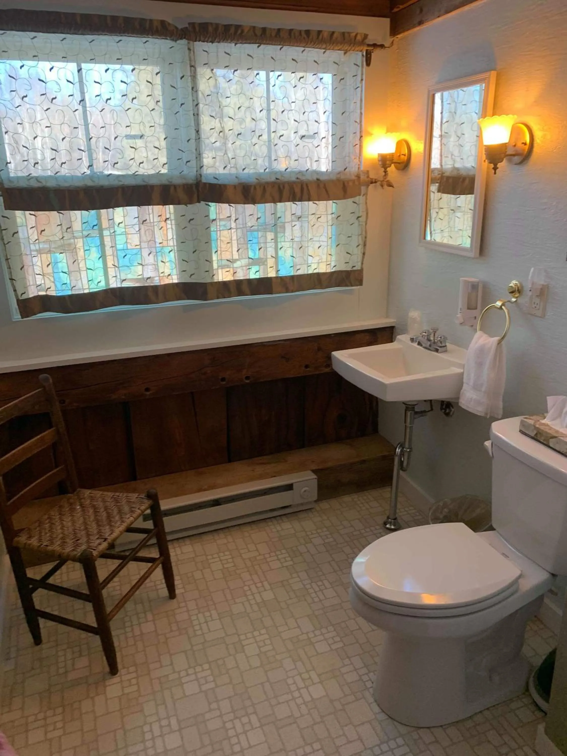 Bathroom in Brook Road Inn