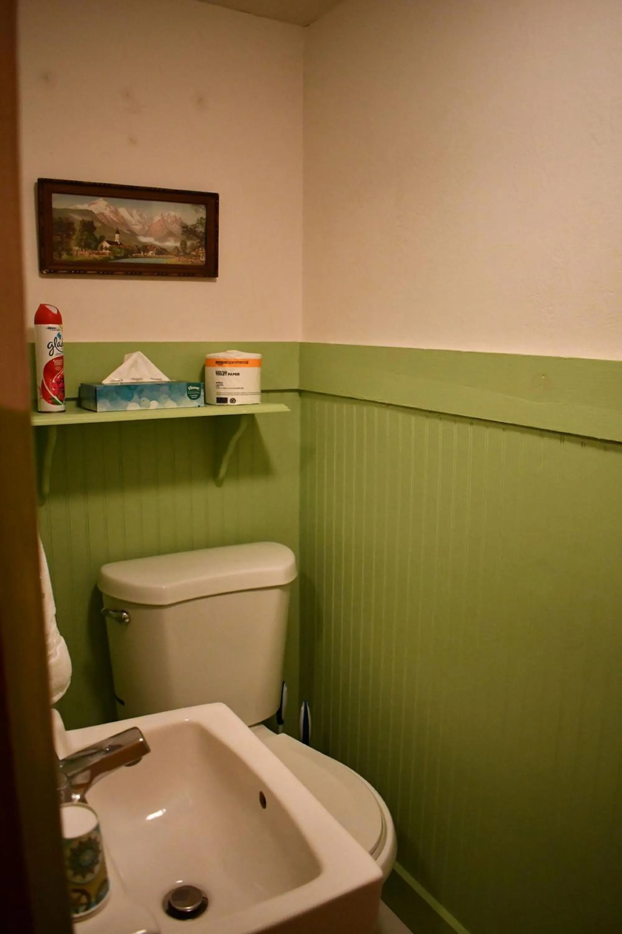 Bathroom in Brook Road Inn
