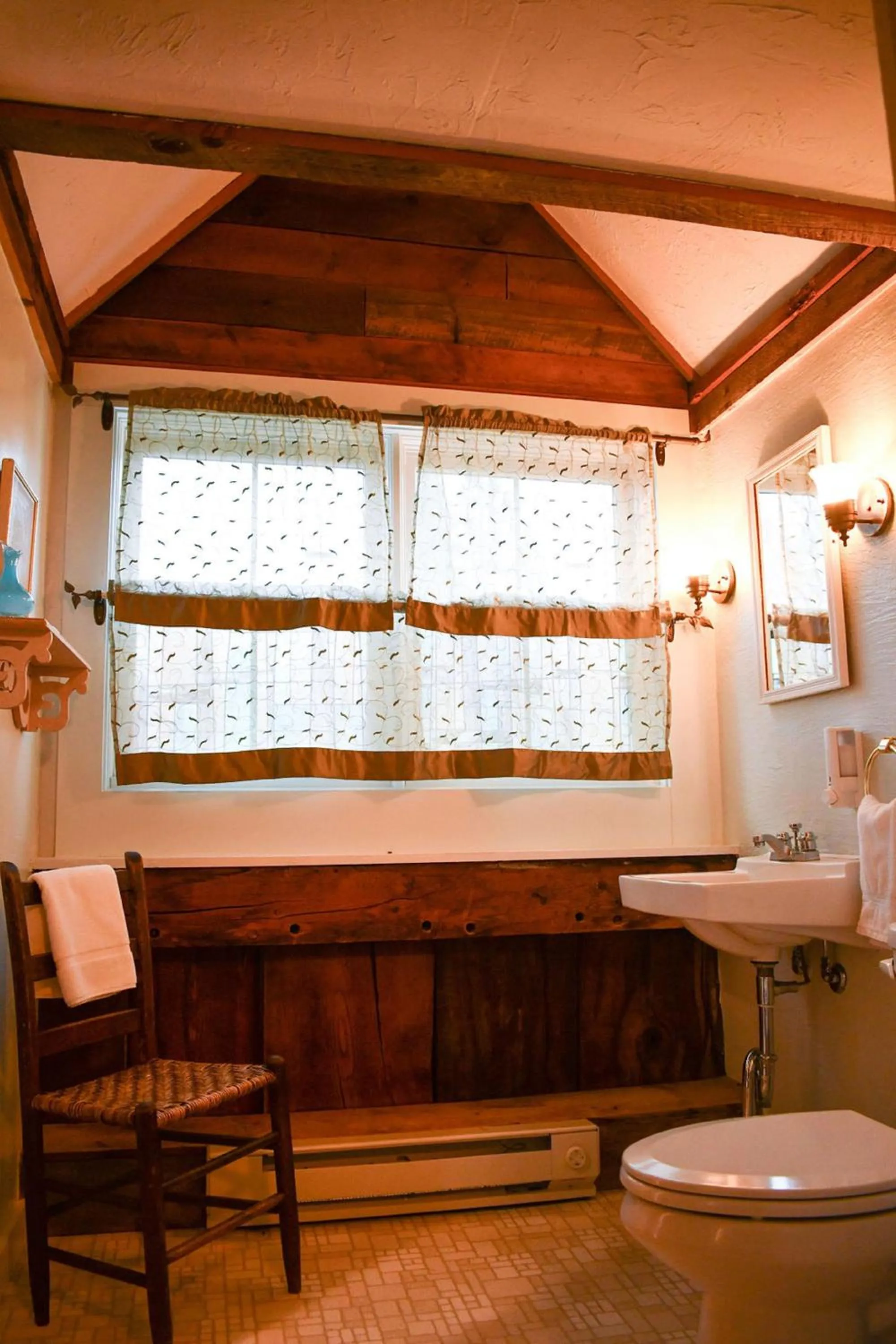 Bathroom in Brook Road Inn