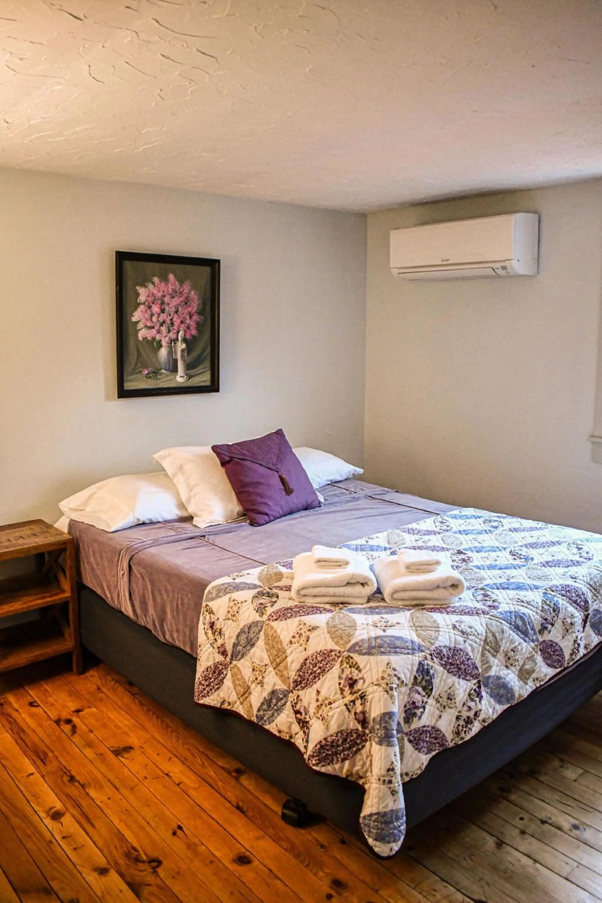 Bedroom, Bed in Brook Road Inn