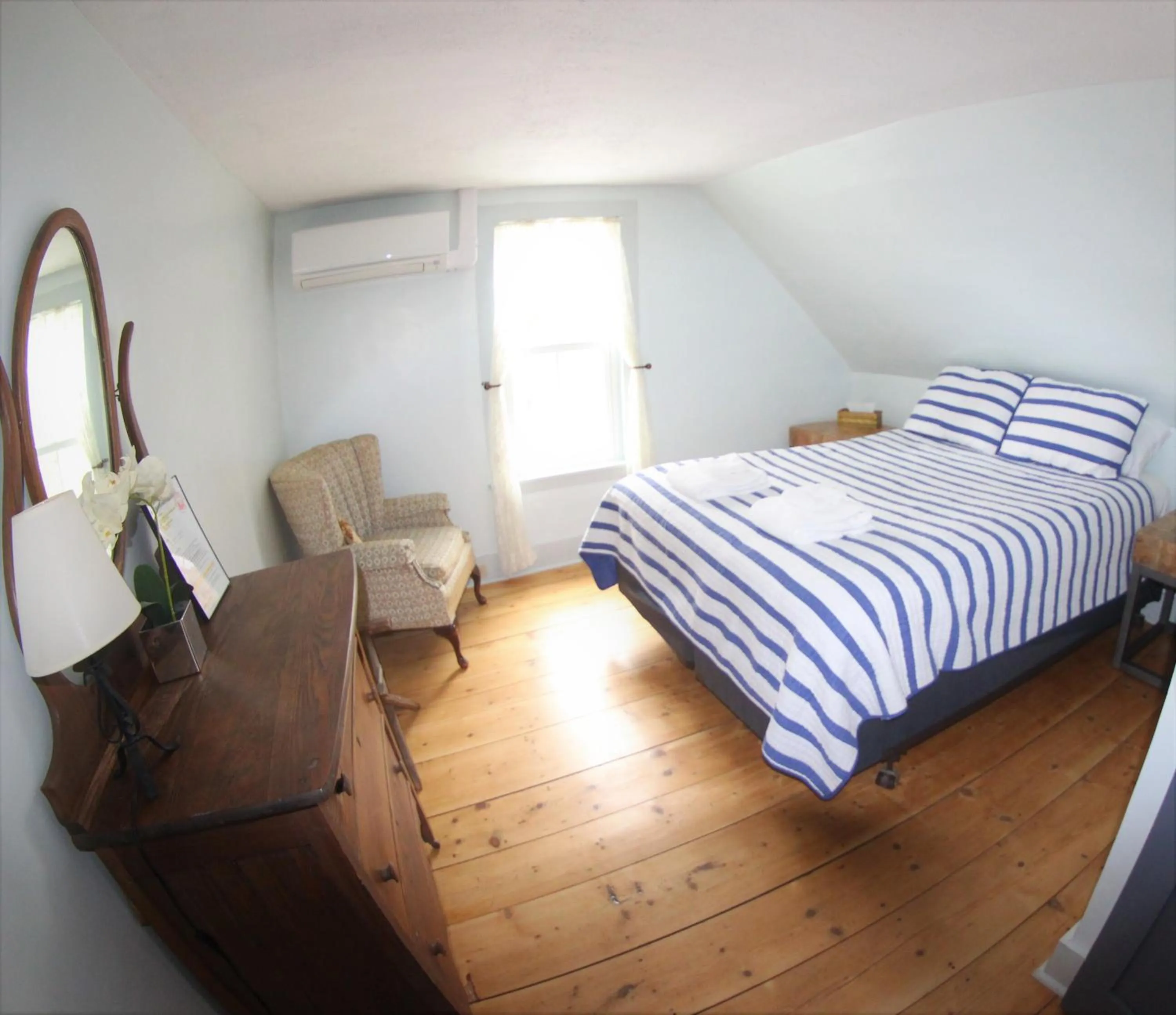 Bedroom, Bed in Brook Road Inn