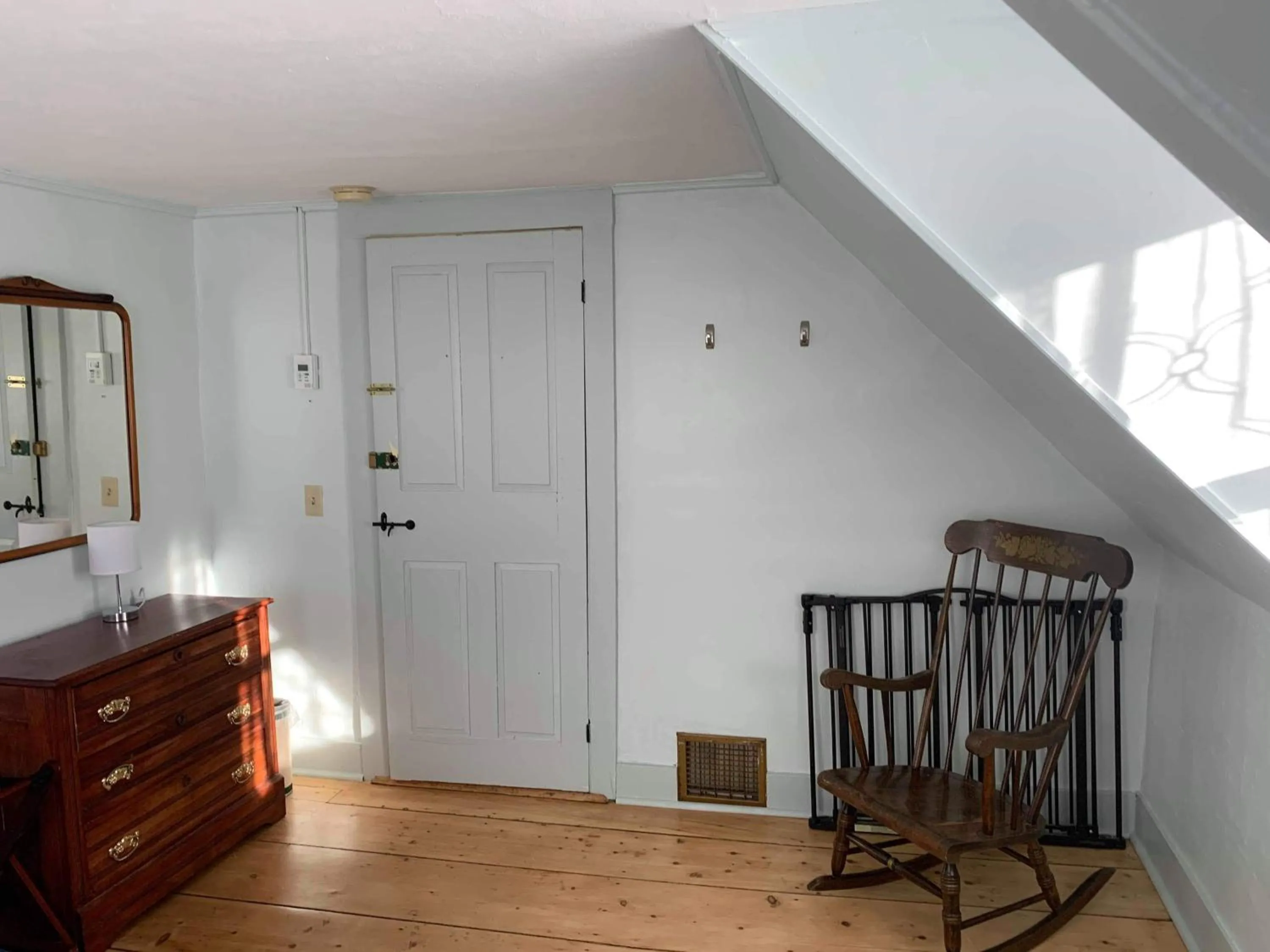 Seating area, Bed in Brook Road Inn