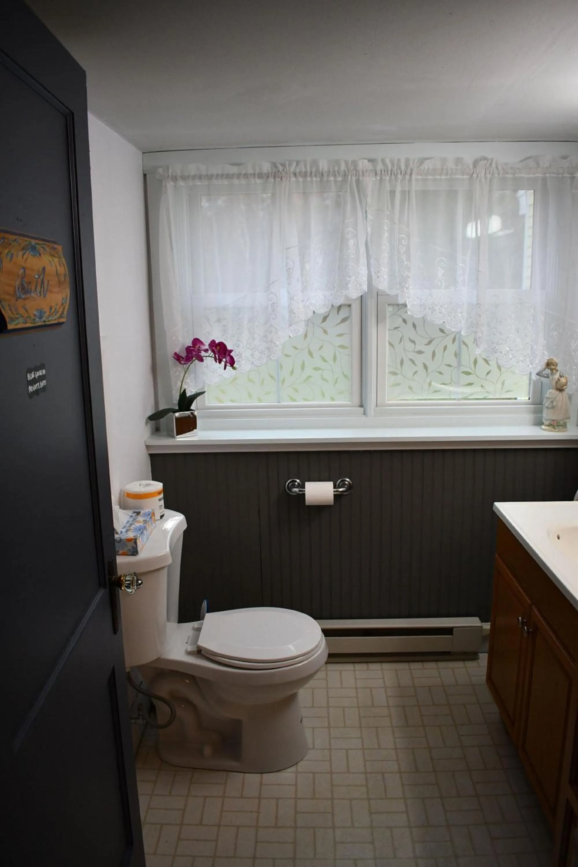 Bathroom in Brook Road Inn