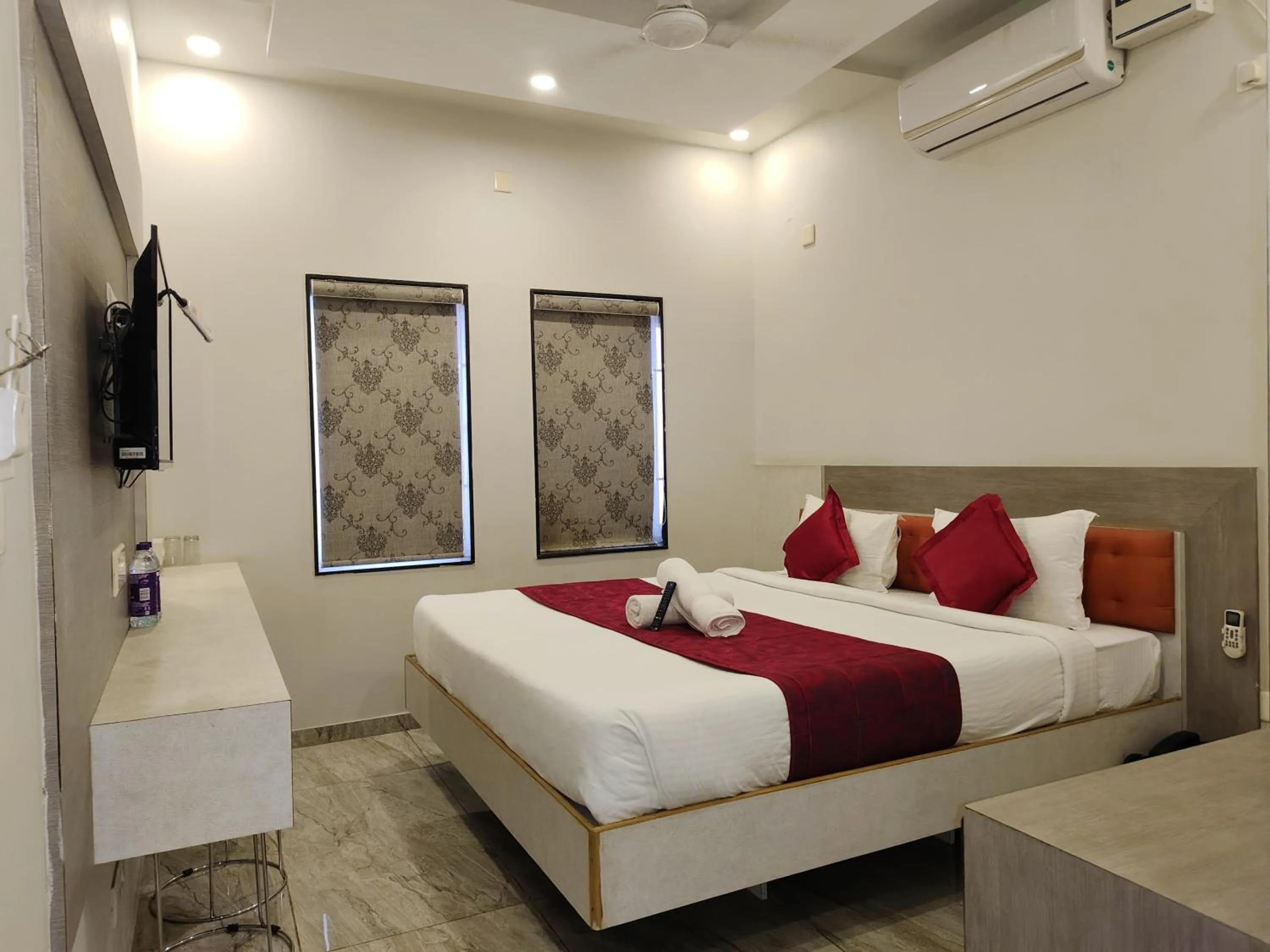 Bedroom, Bed in Classio Residency